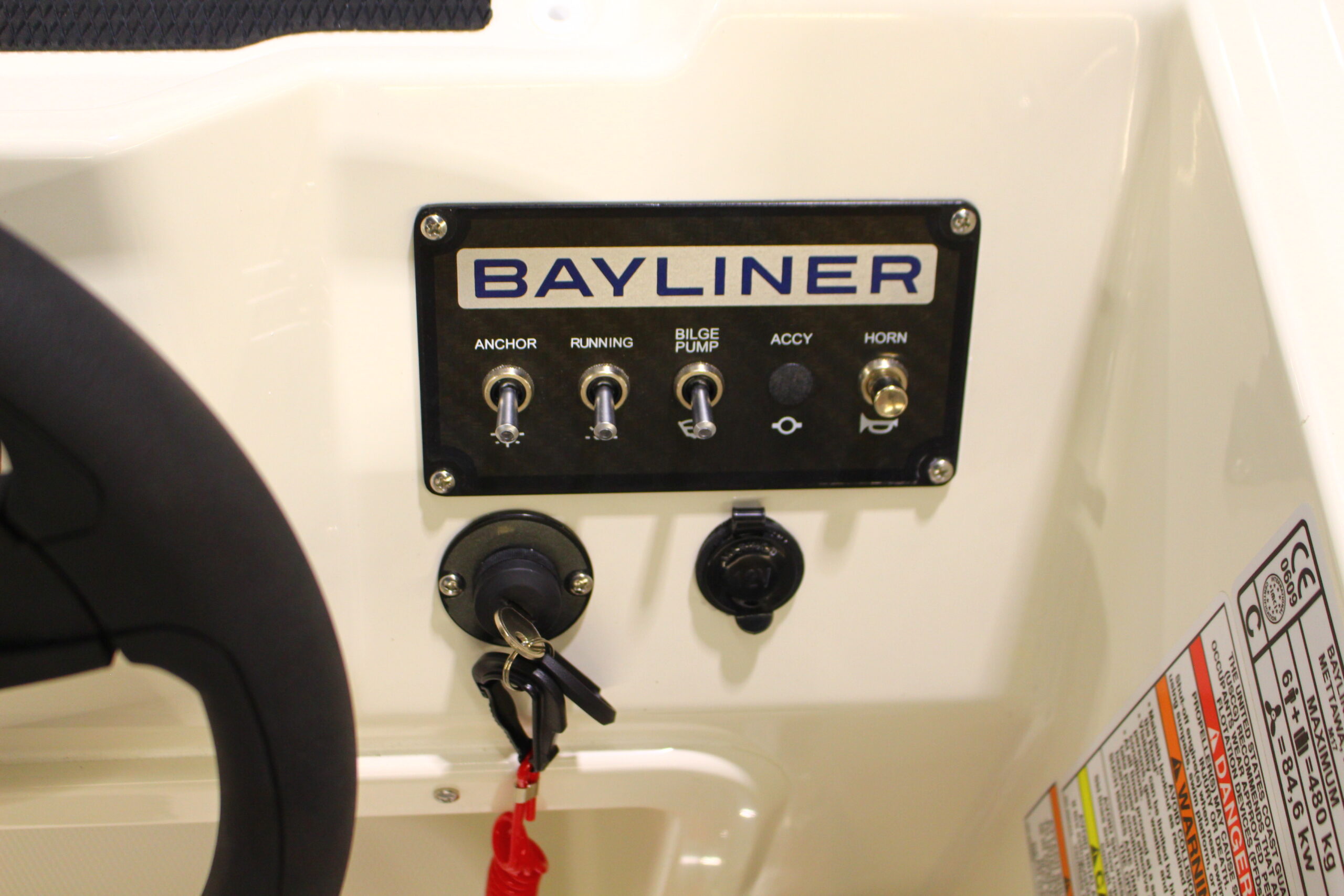 Bayliner M17