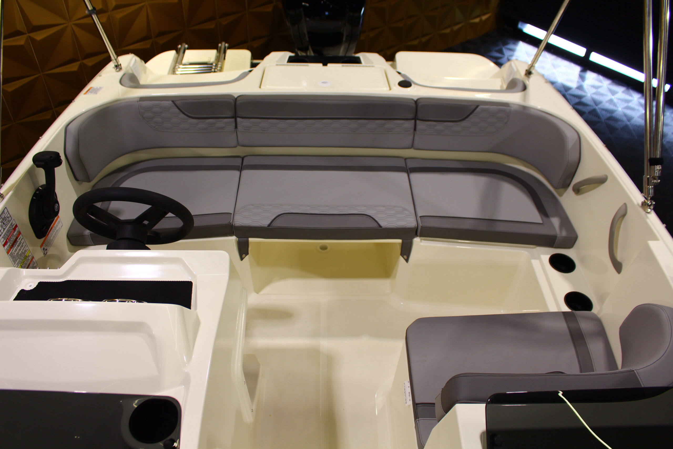 Bayliner M17