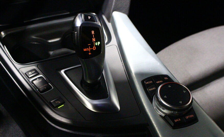 BMW 318 d Touring Auto Line Luxury