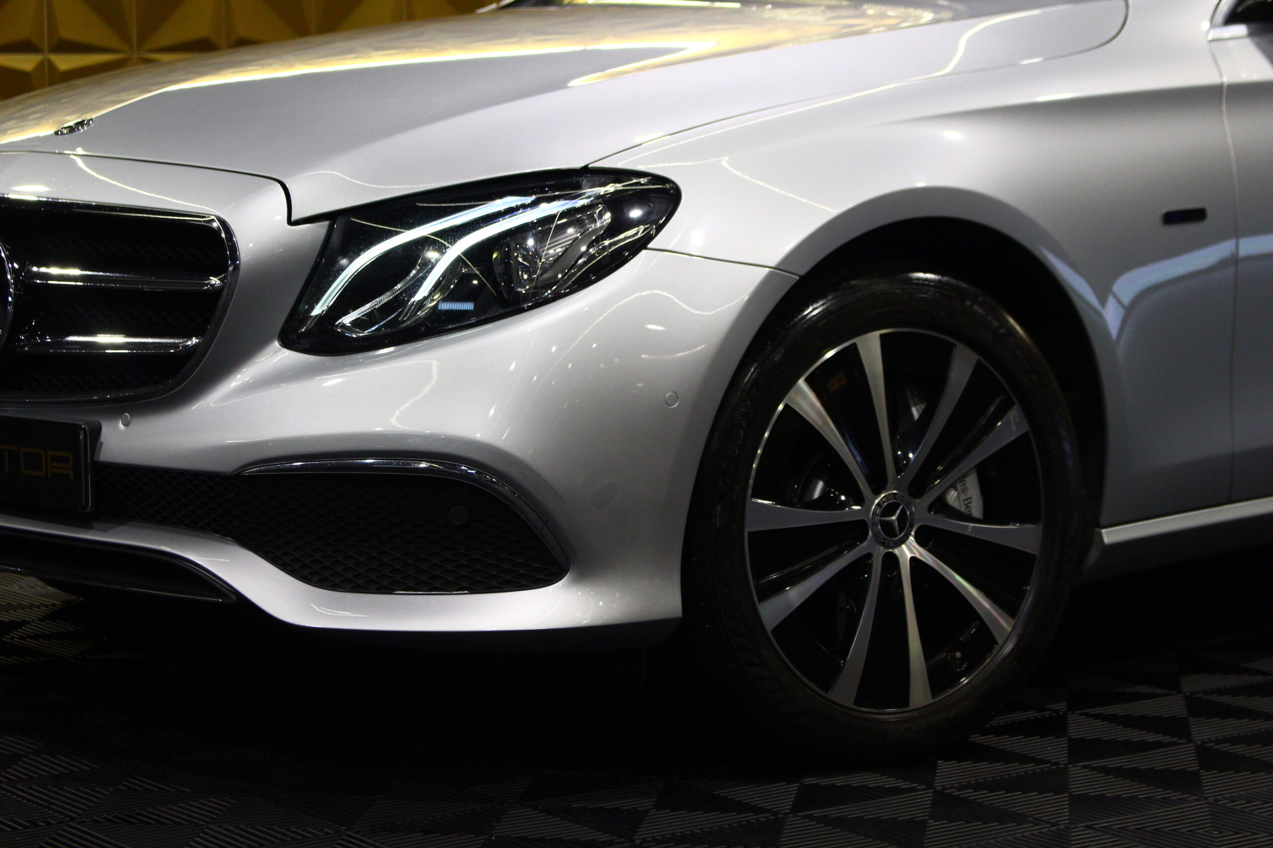 Mercedes-Benz E300de EQPOWER