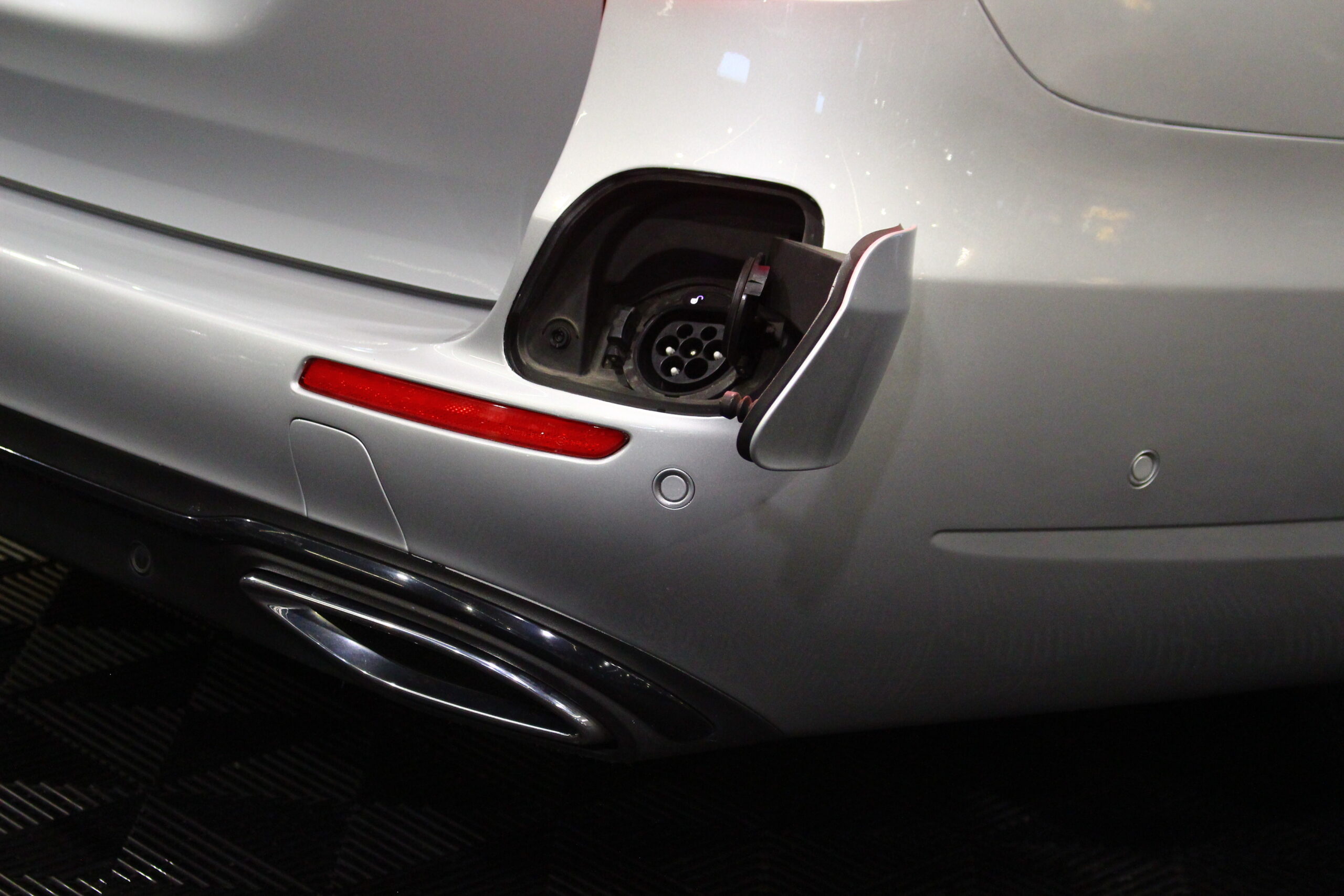 Mercedes-Benz E300de EQPOWER