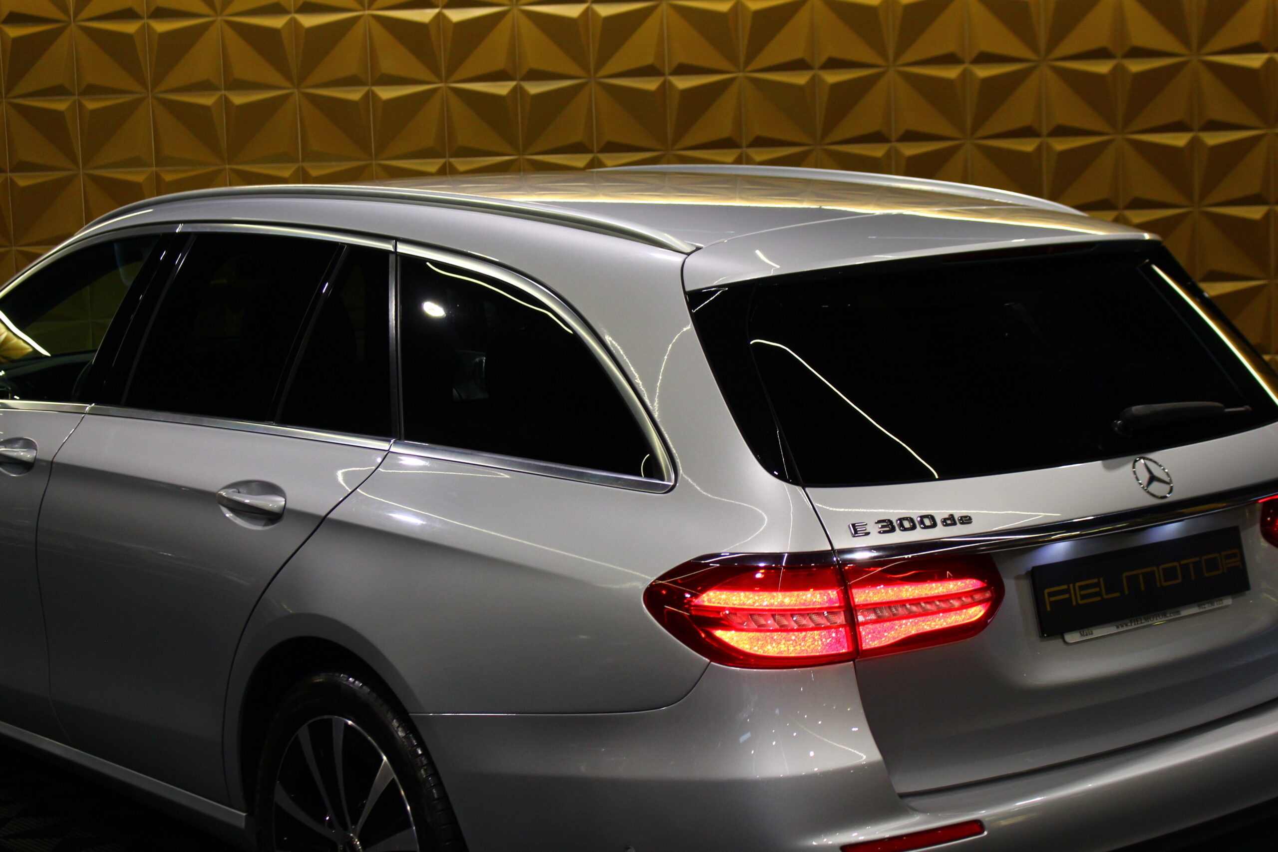 Mercedes-Benz E300de EQPOWER