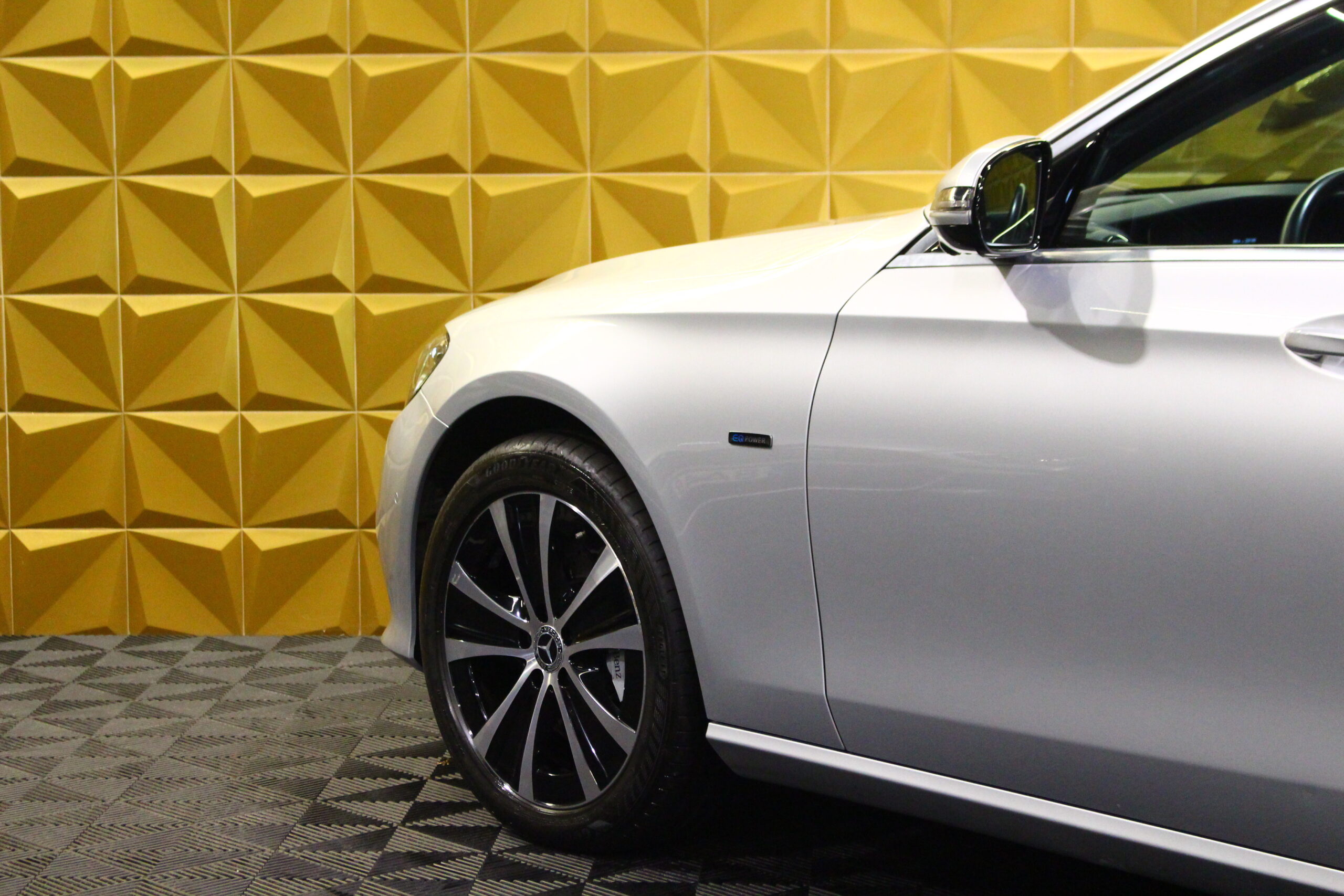 Mercedes-Benz E300de EQPOWER