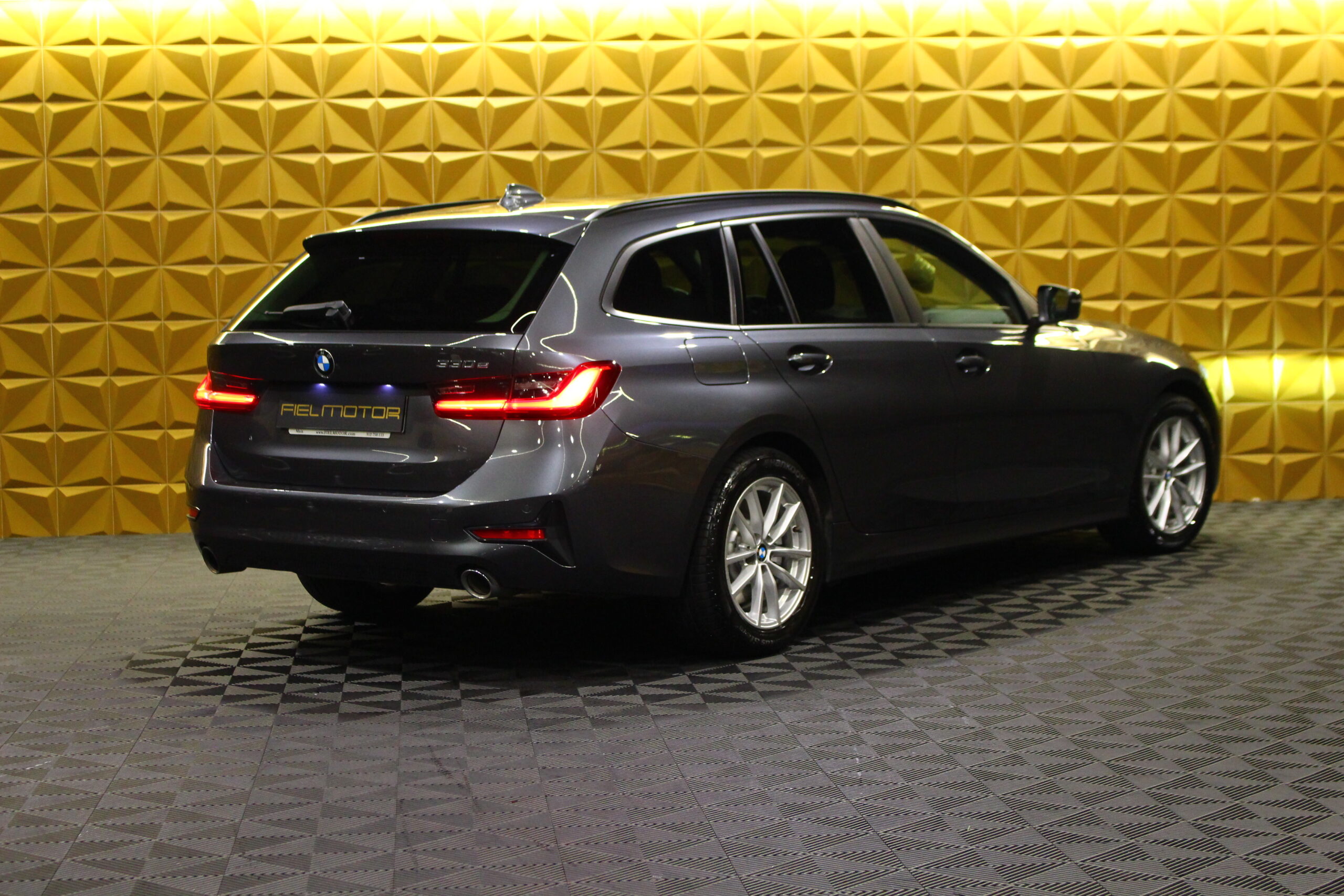 BMW 330 e Touring Line Sport Auto
