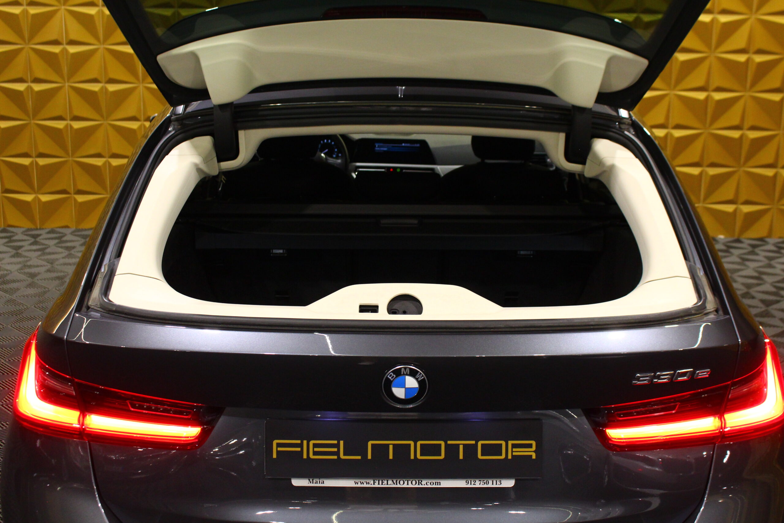 BMW 330 e Touring Line Sport Auto