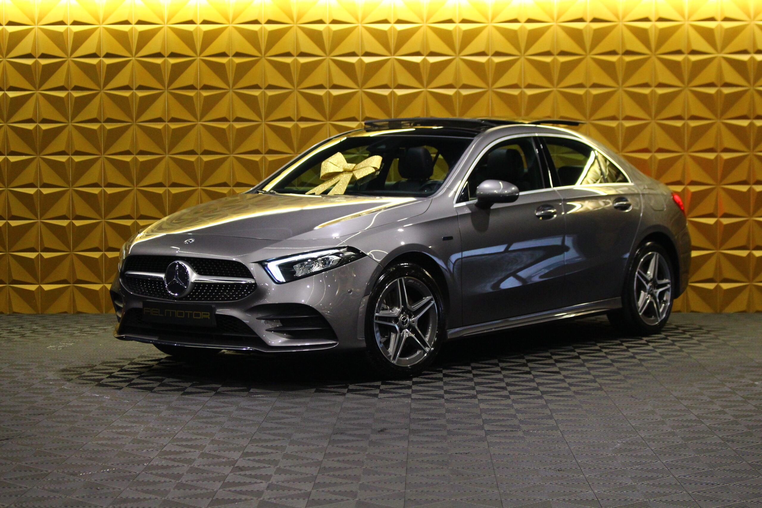 MERCEDES-BENZ A 250 Limousine Plug-in Hybrid
