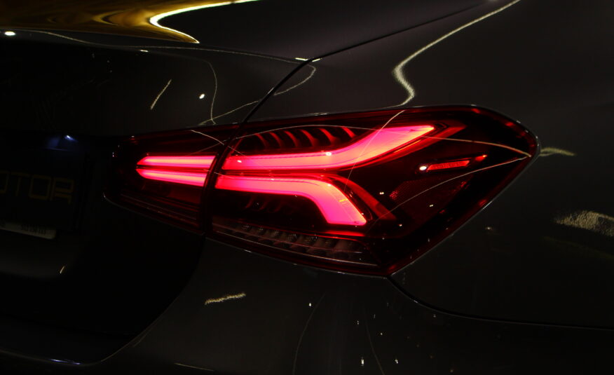 MERCEDES-BENZ A 250 Limousine Plug-in Hybrid