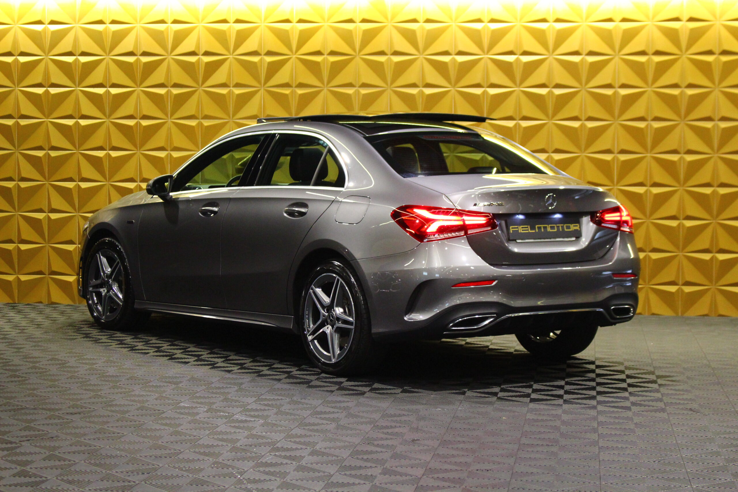 MERCEDES-BENZ A 250 Limousine Plug-in Hybrid