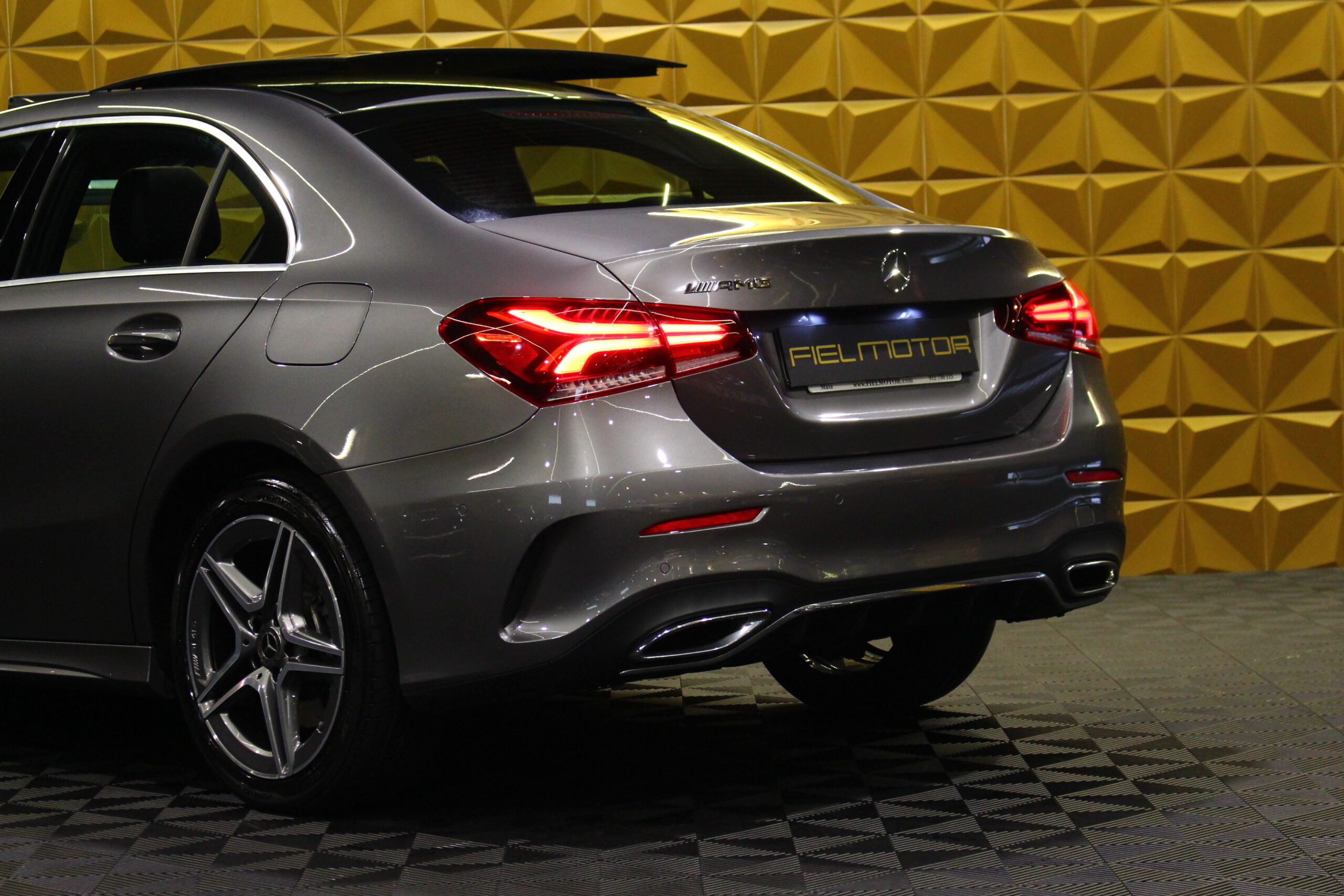 MERCEDES-BENZ A 250 Limousine Plug-in Hybrid