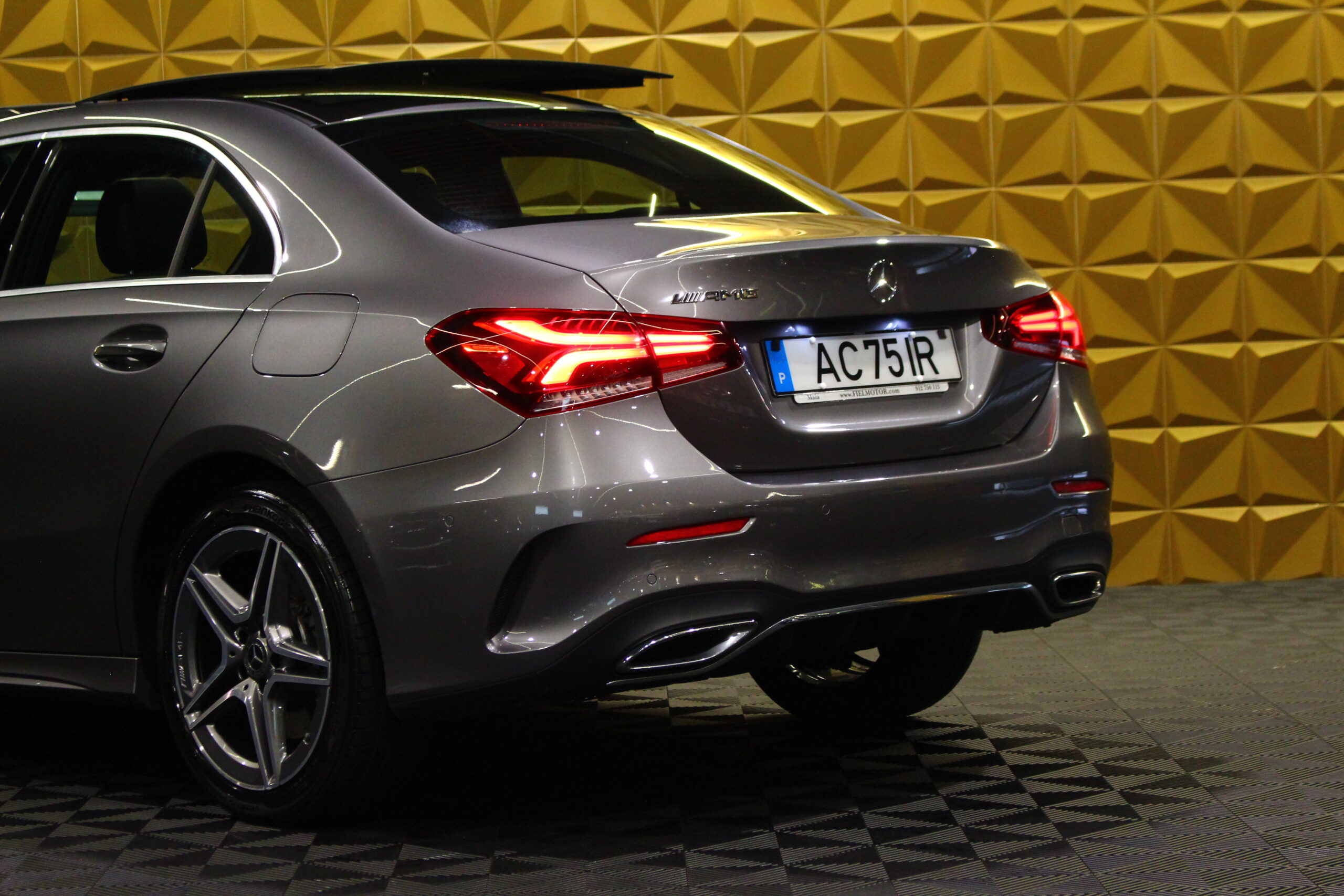 MERCEDES-BENZ A 250 Limousine Plug-in Hybrid