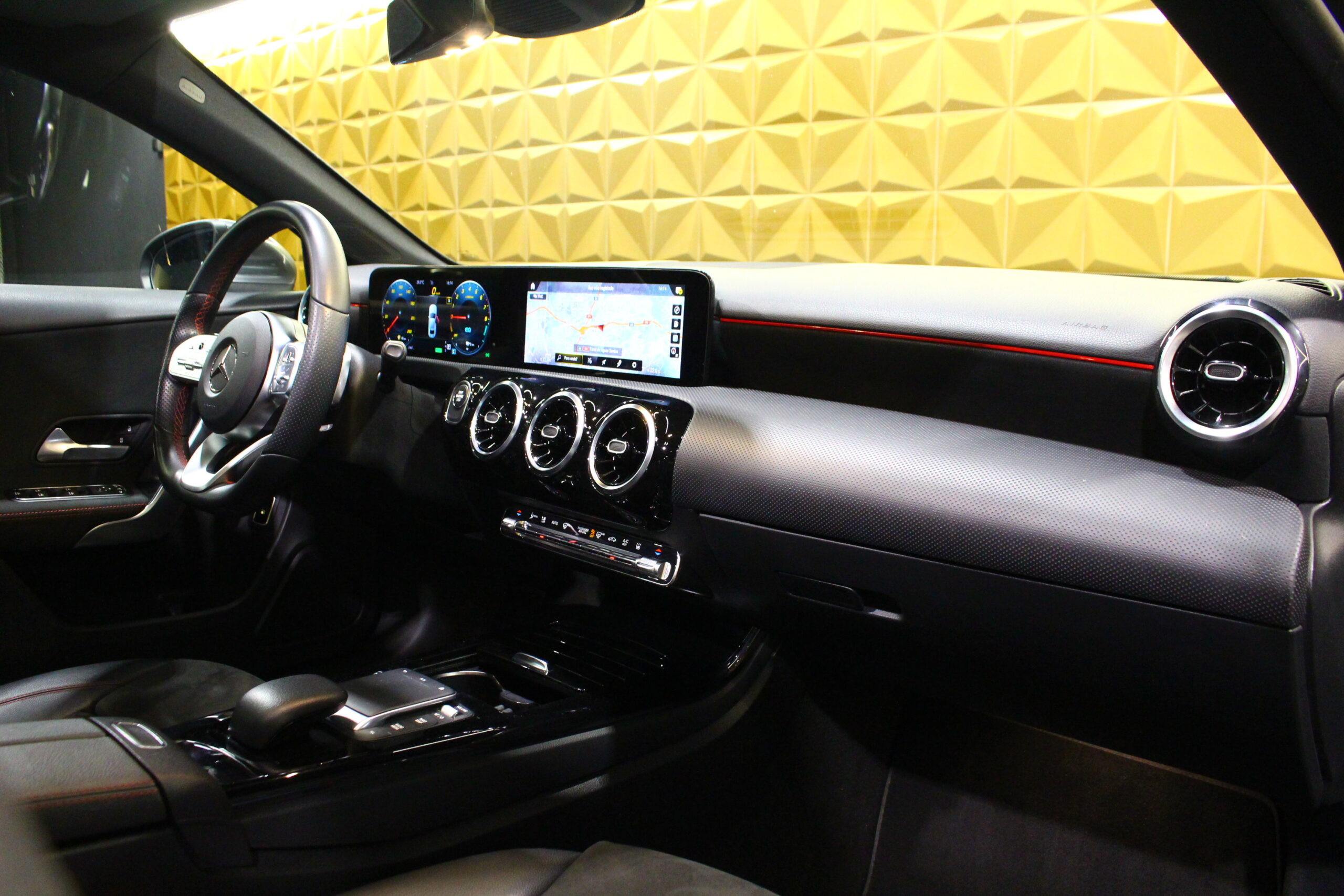 MERCEDES-BENZ A 250 Limousine Plug-in Hybrid