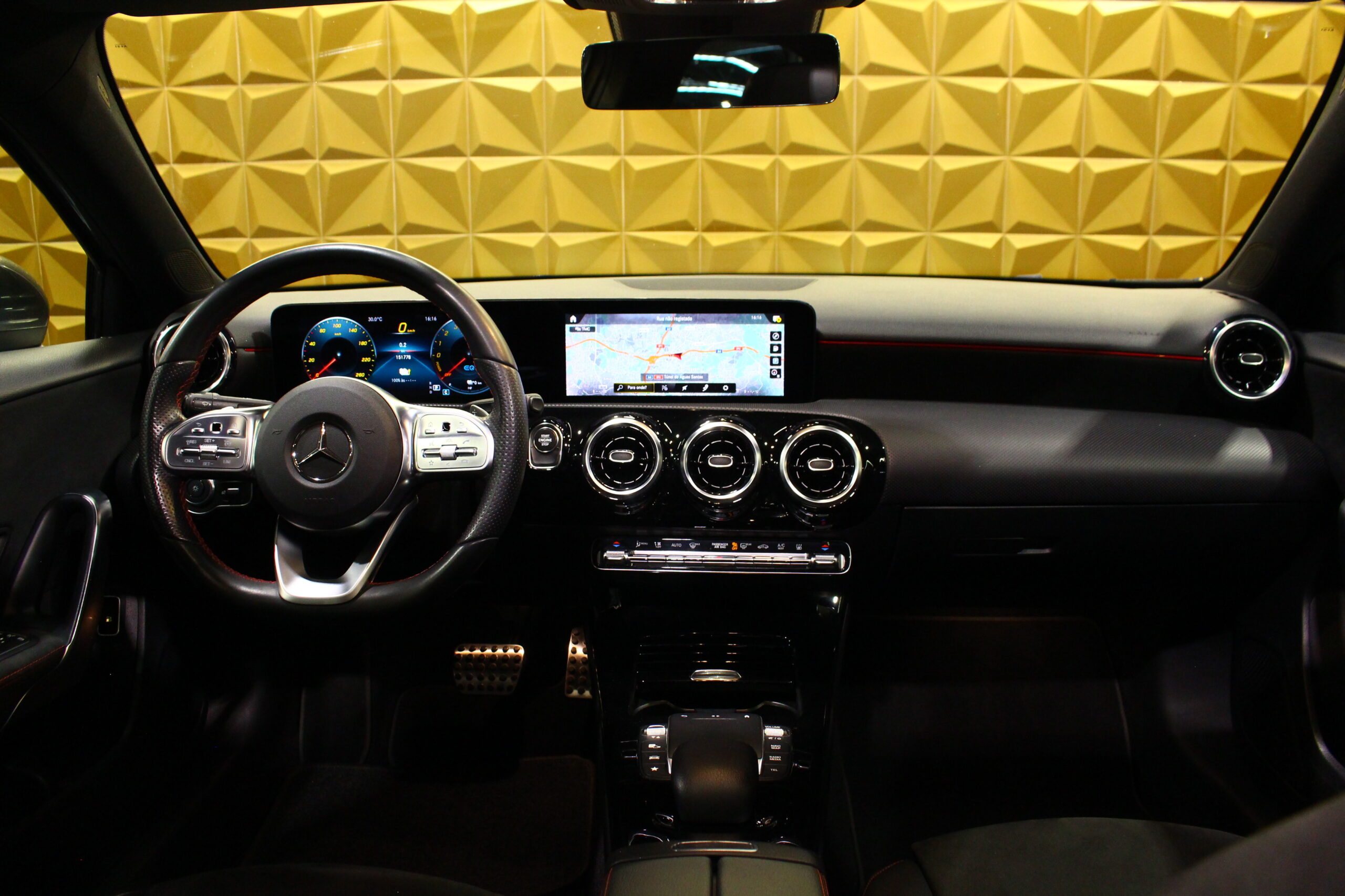 MERCEDES-BENZ A 250 Limousine Plug-in Hybrid