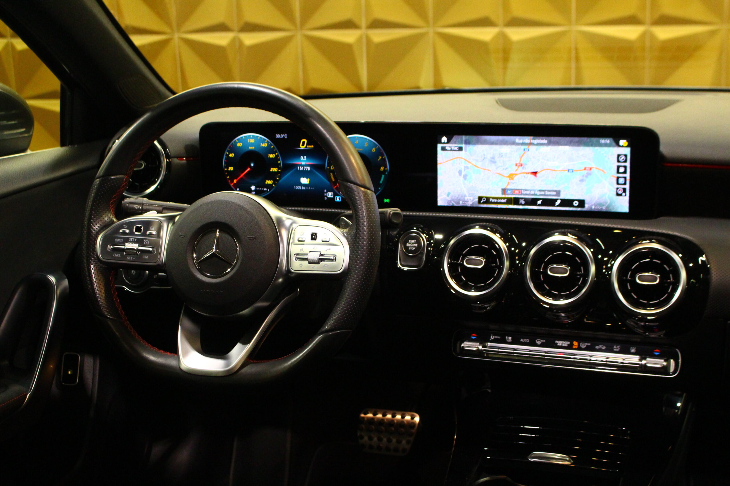 MERCEDES-BENZ A 250 Limousine Plug-in Hybrid