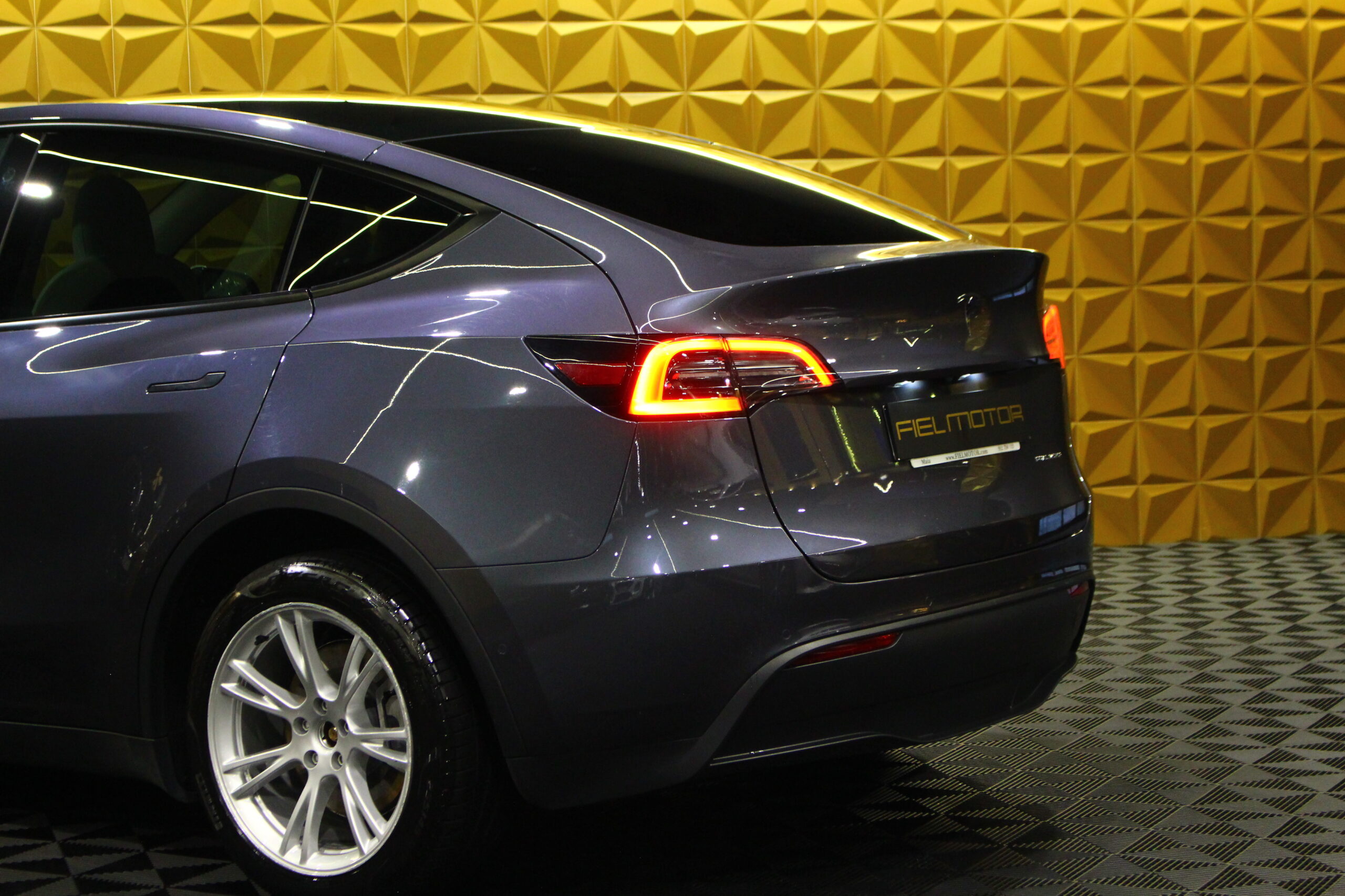 Tesla Model Y Long Range Tração Integral