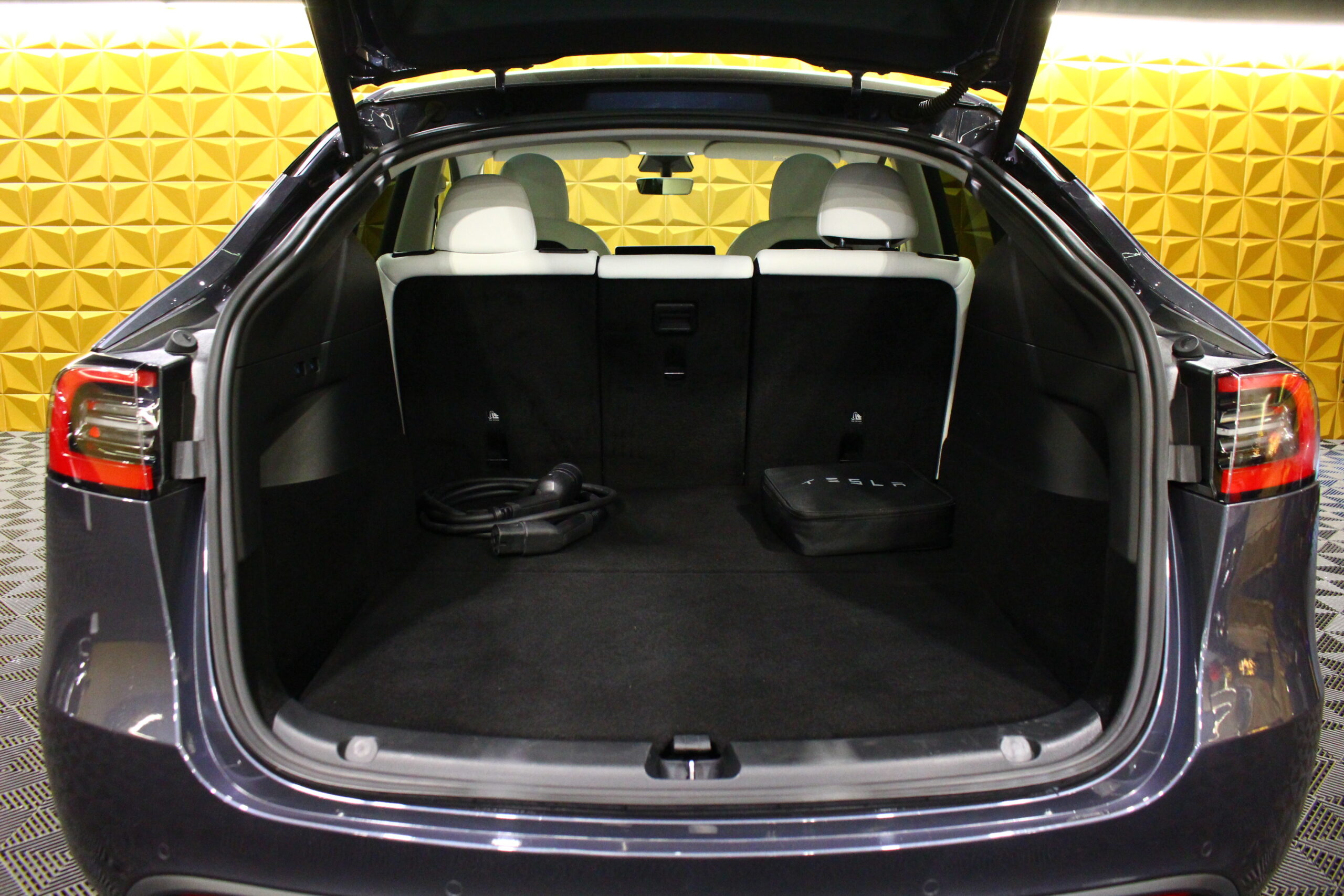 Tesla Model Y Long Range Tração Integral