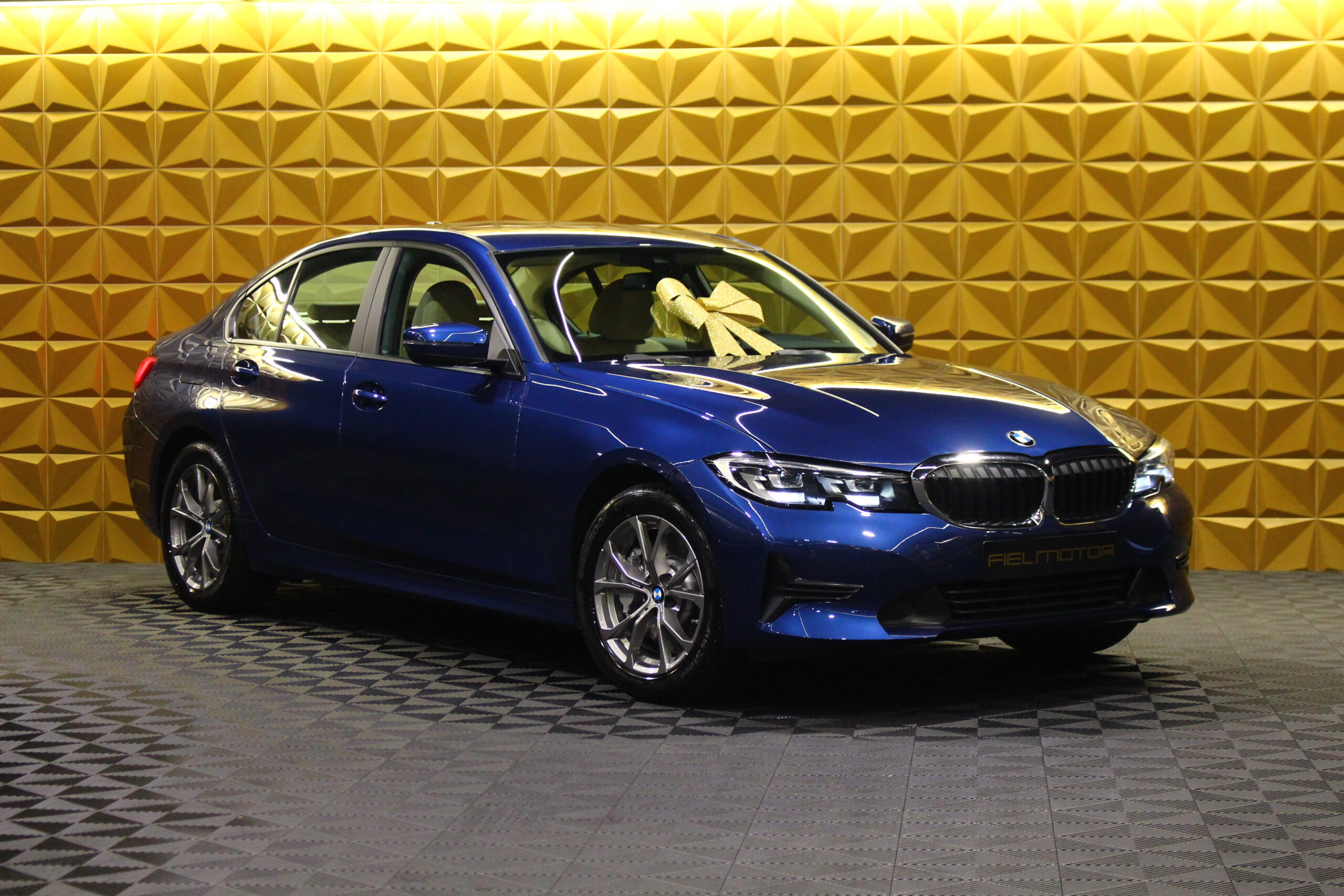 BMW 330 e Line Luxury Auto