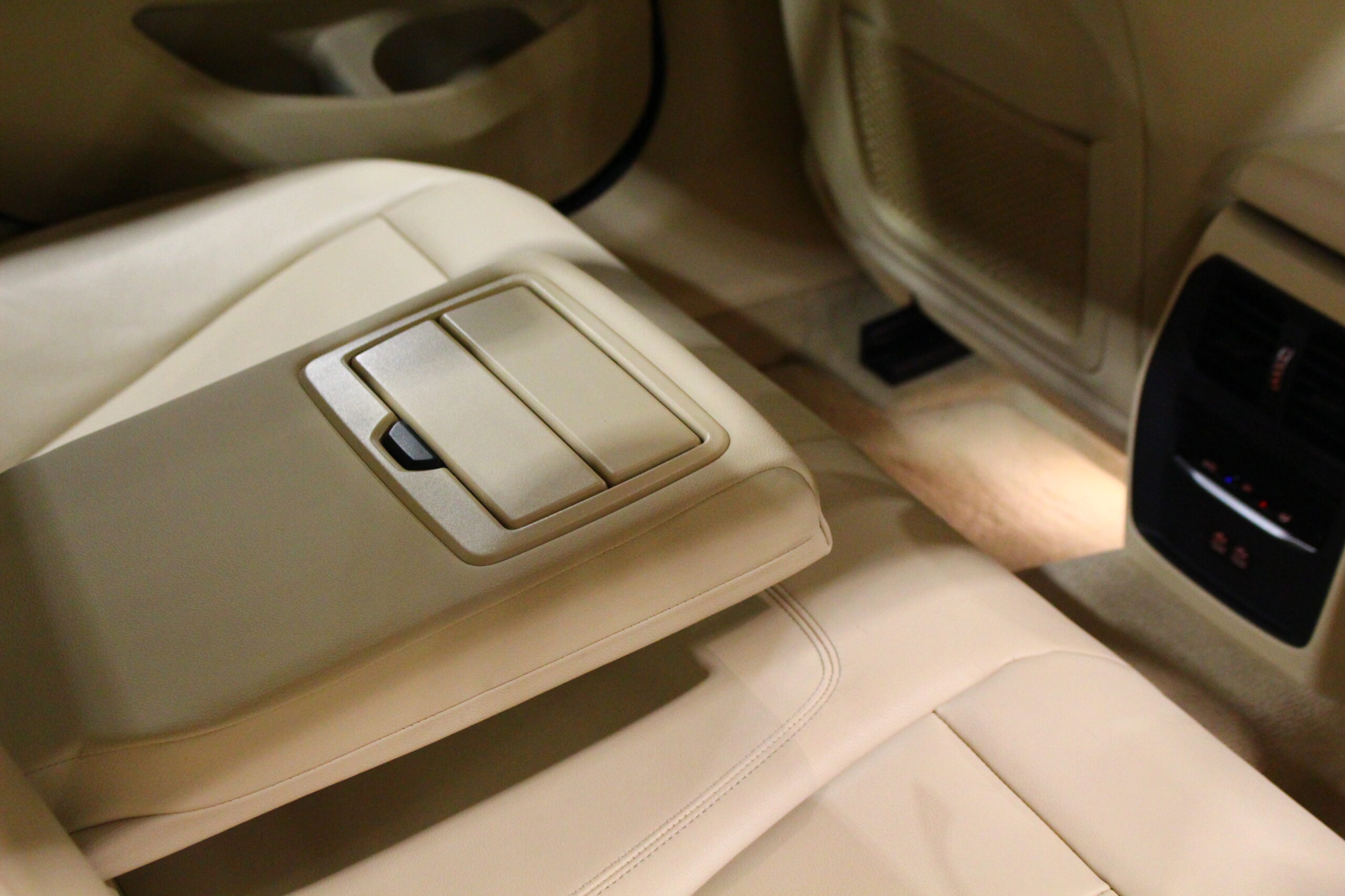 BMW 330 e Line Luxury Auto