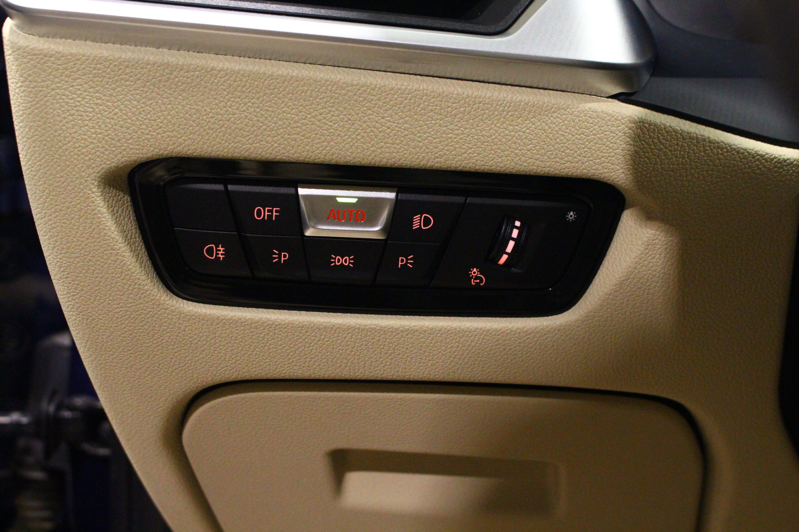 BMW 330 e Line Luxury Auto