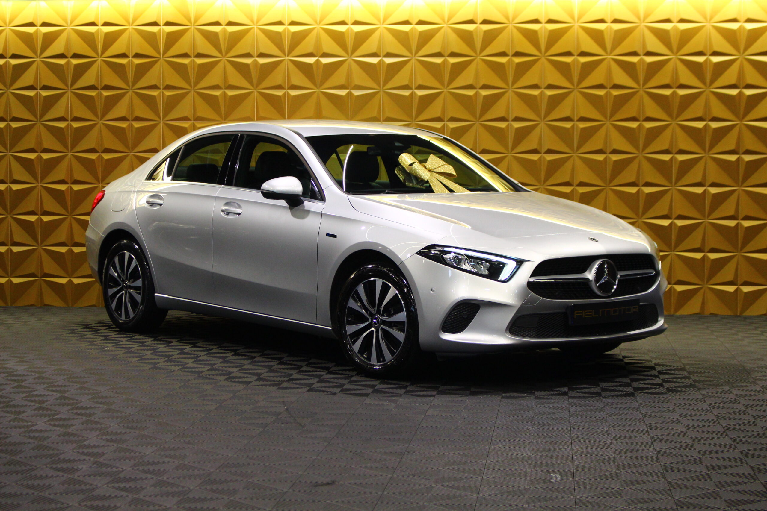 Mercedes-Benz A 250 e Progressive