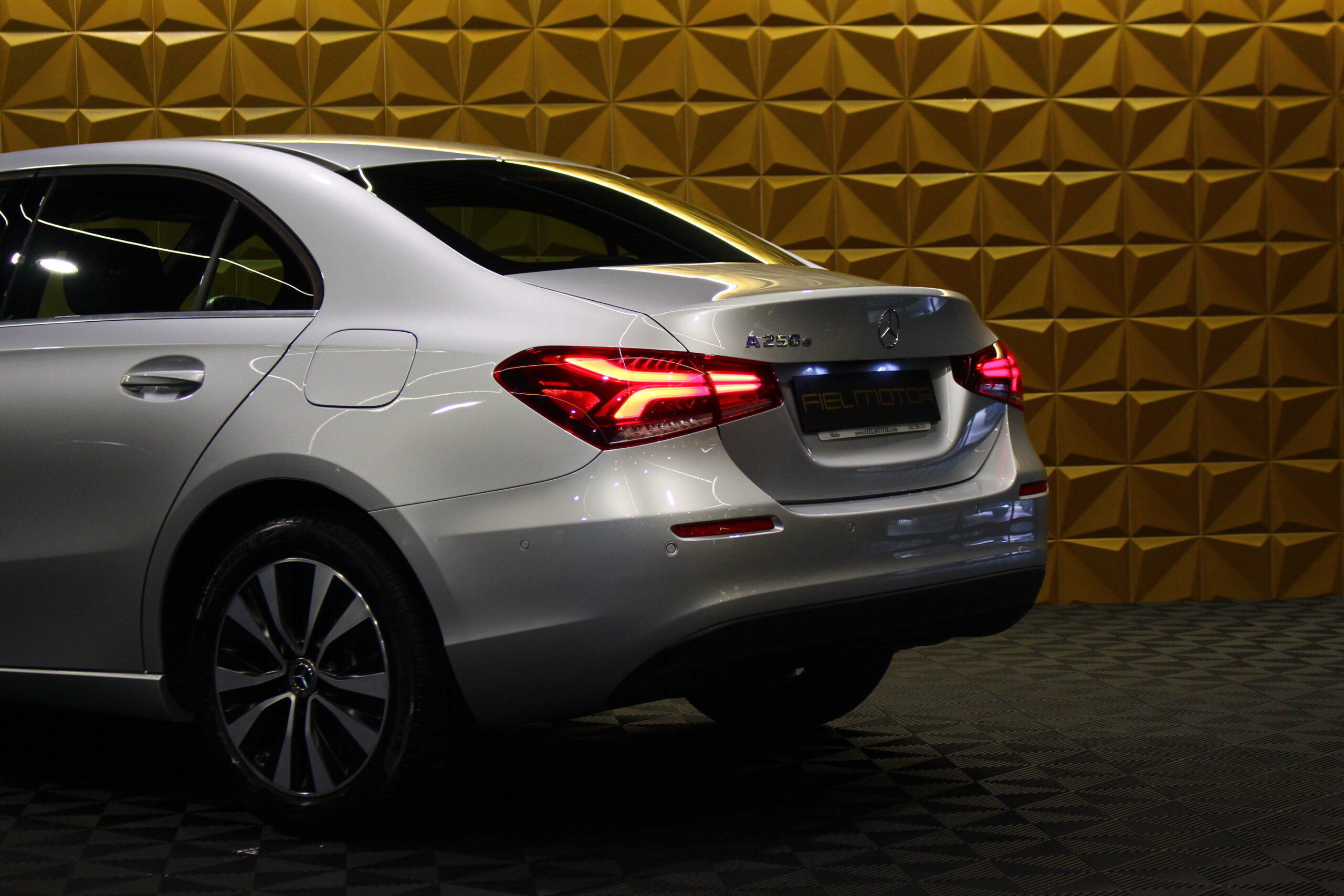 Mercedes-Benz A 250 e Progressive