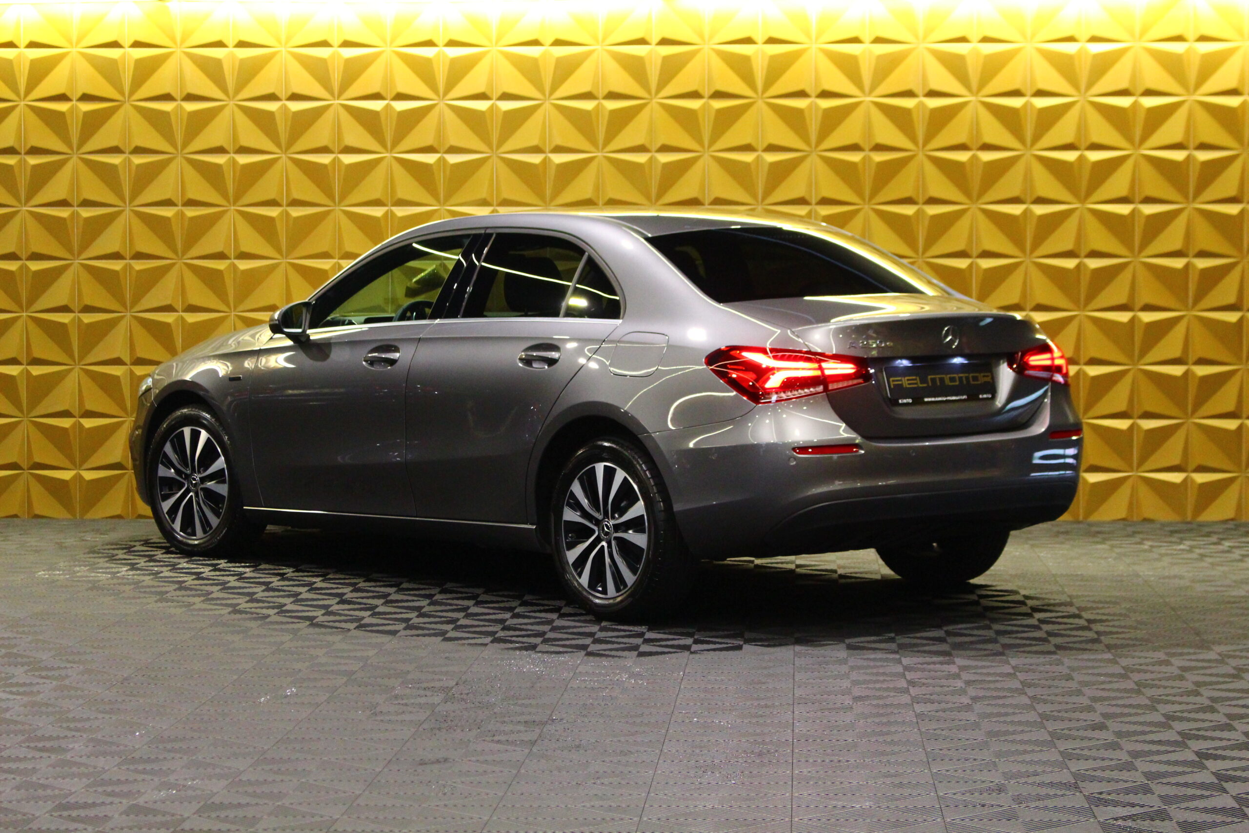 Mercedes-Benz A 250