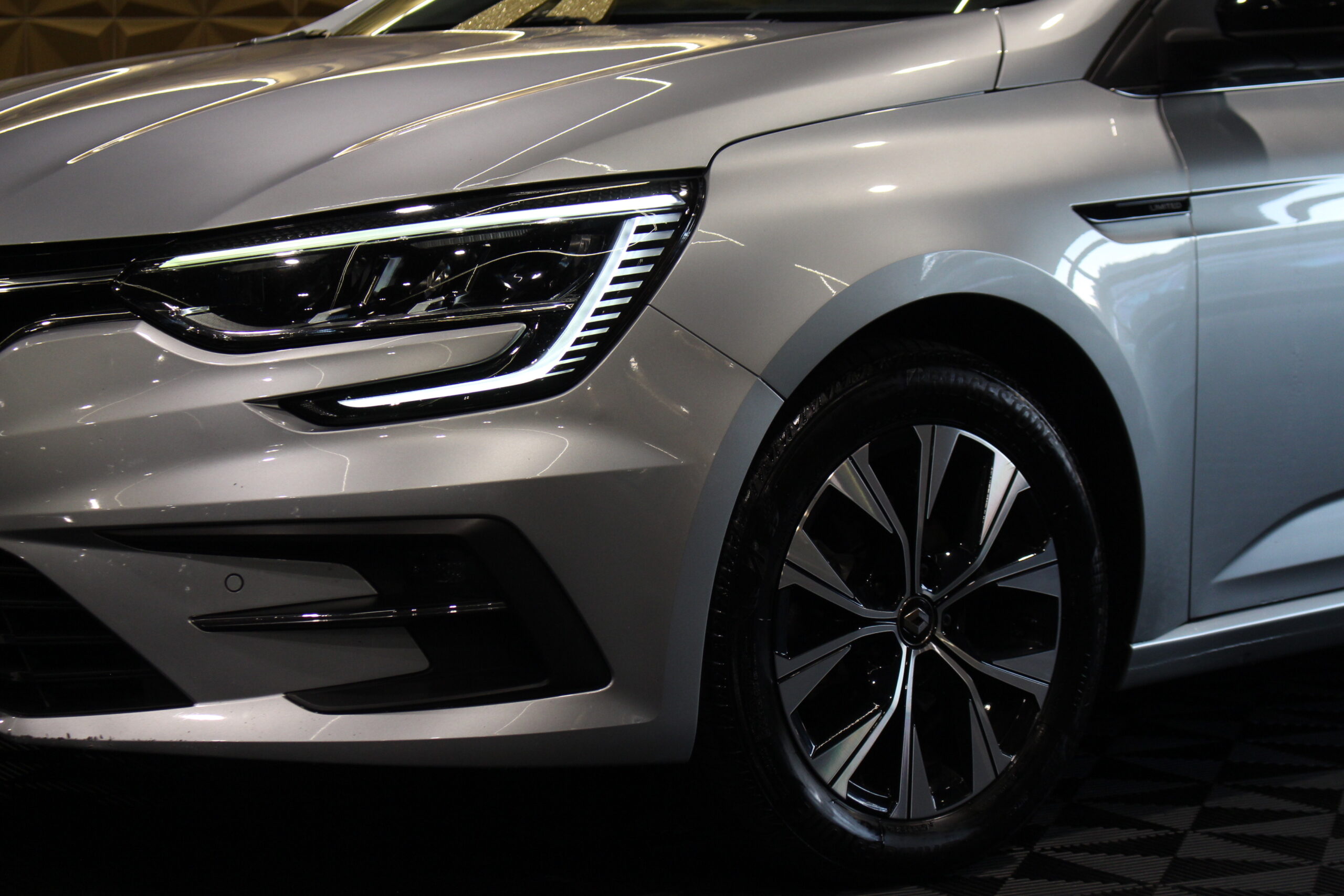 Renault Mégane Sport Tourer BLUE dCi 115 LIMITED