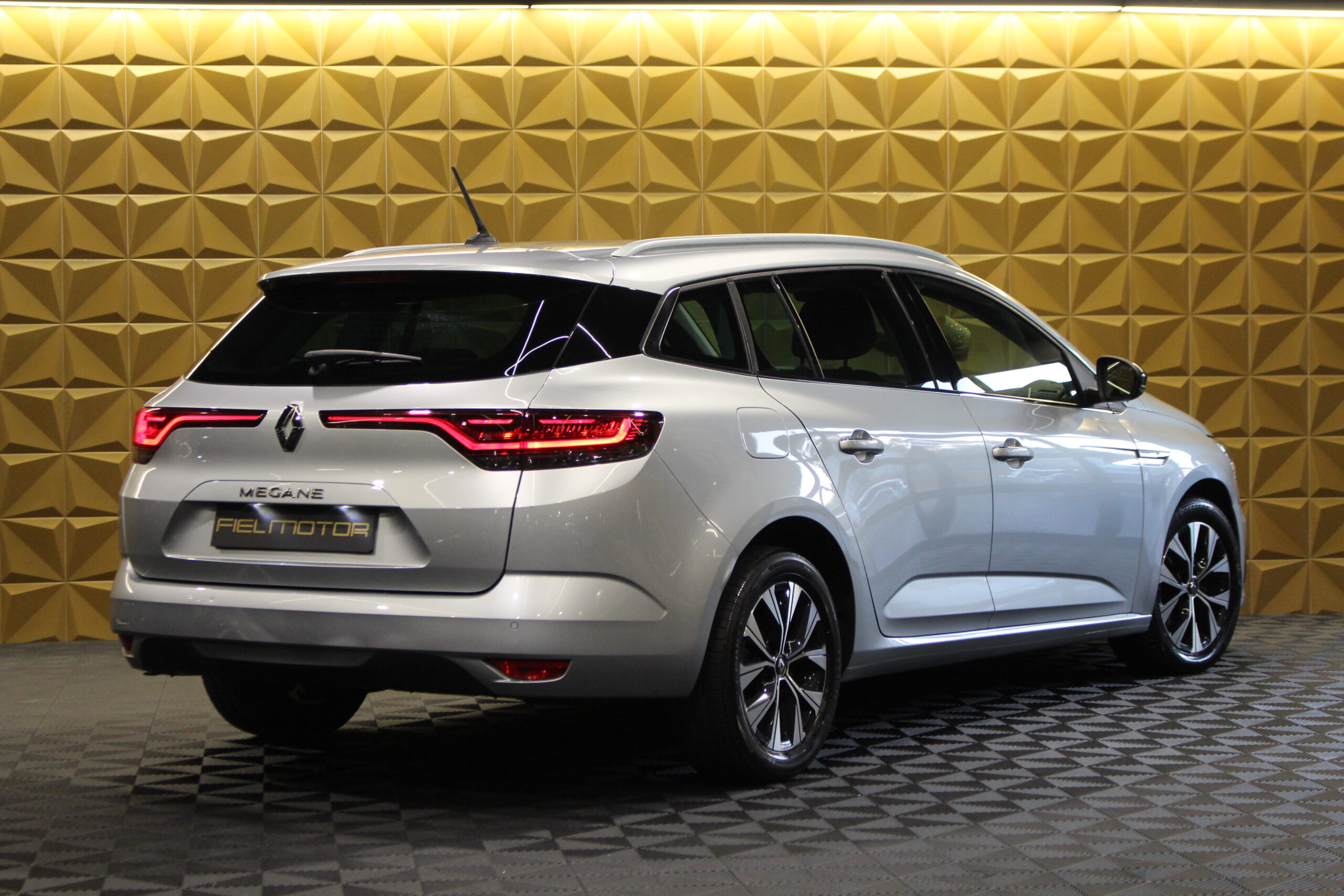 Renault Mégane Sport Tourer BLUE dCi 115 LIMITED