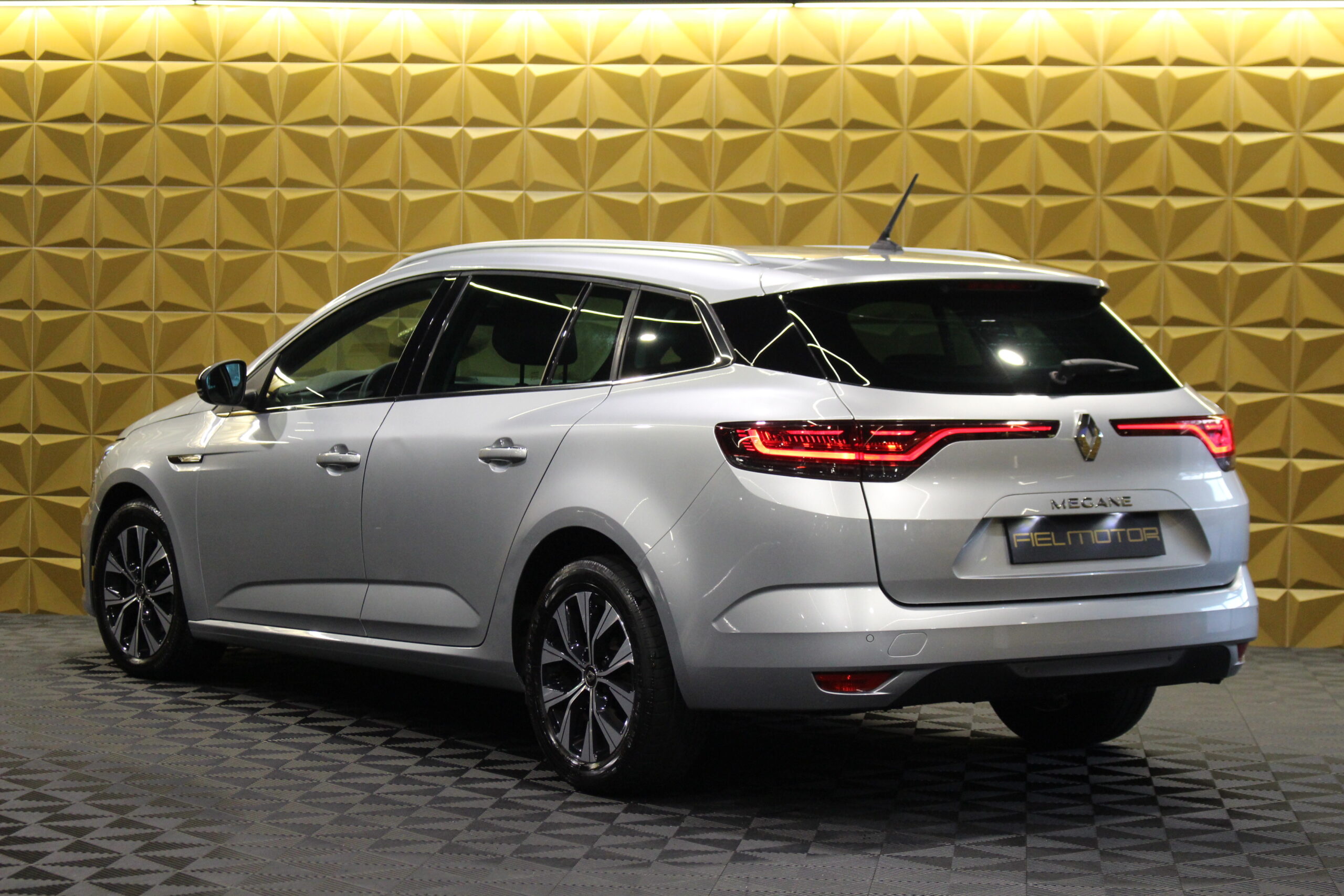 Renault Mégane Sport Tourer BLUE dCi 115 LIMITED