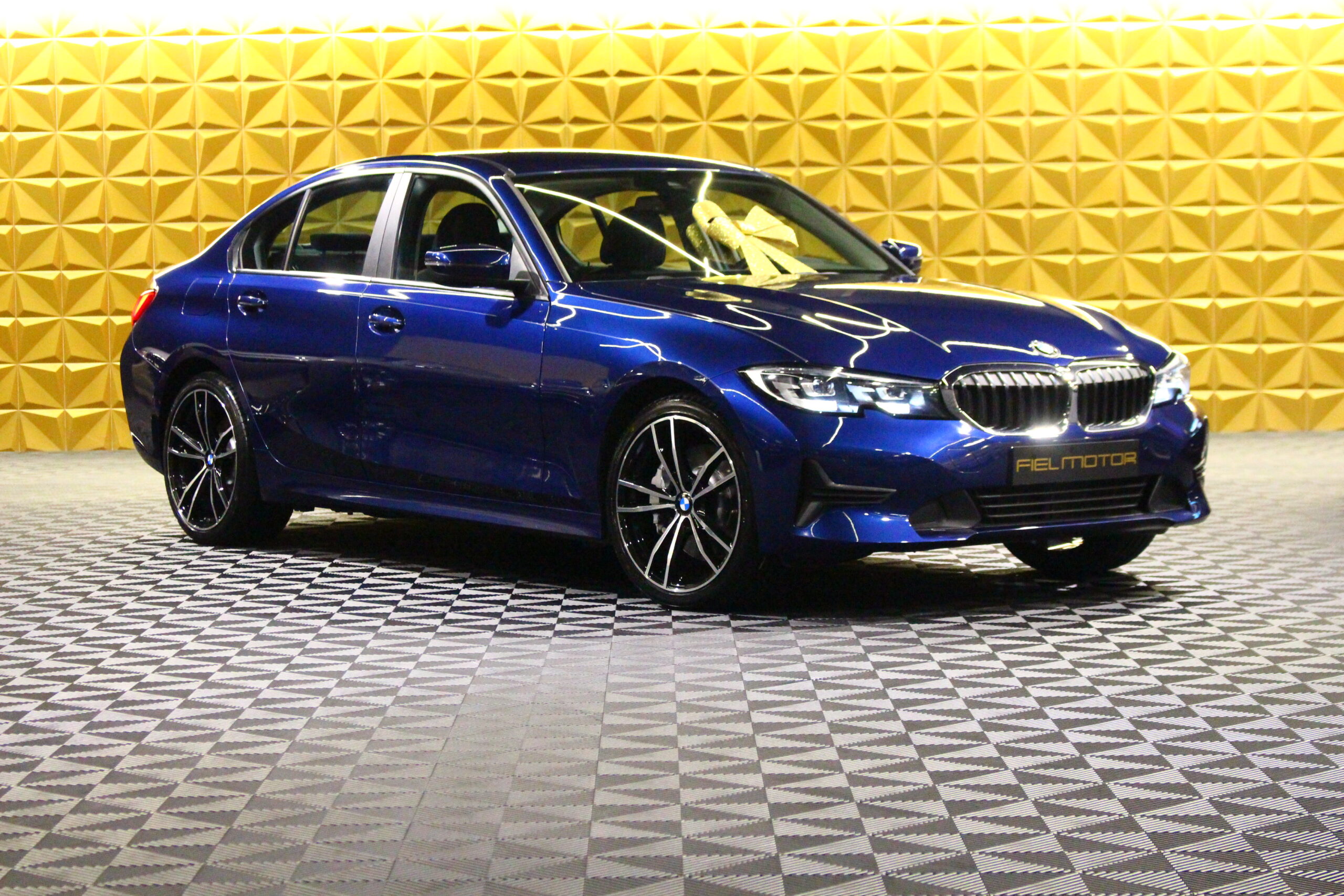 BMW 330 e Line Luxury Auto