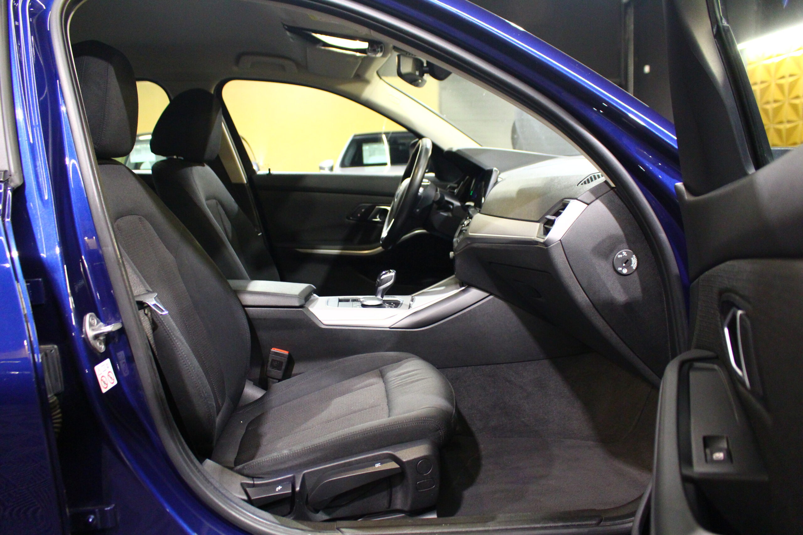 BMW 330 e Line Luxury Auto