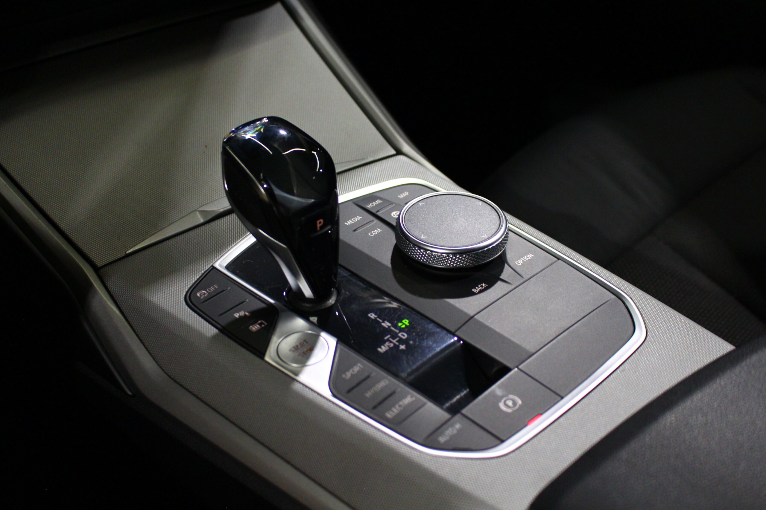 BMW 330 e Line Luxury Auto