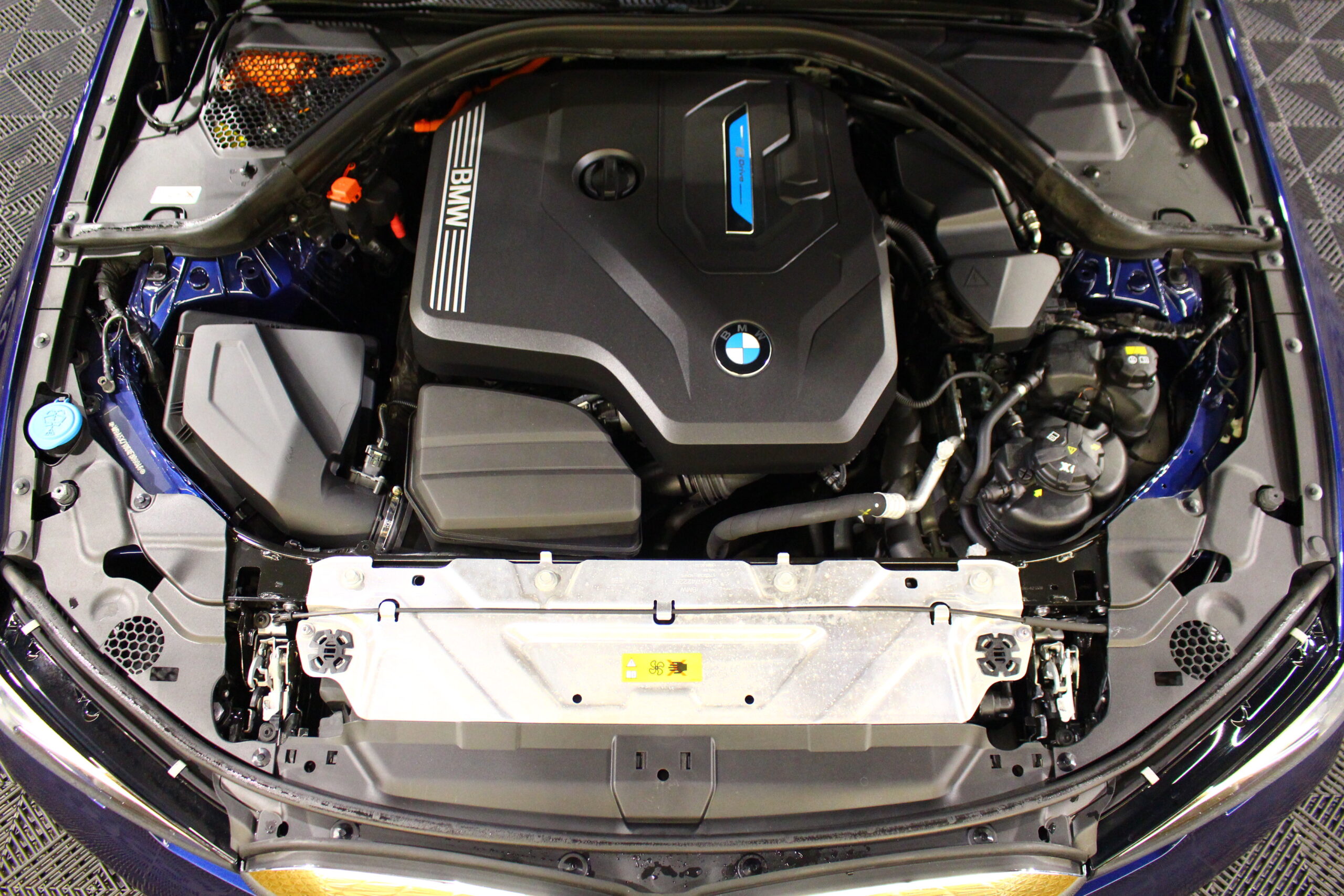 BMW 330 e Line Luxury Auto