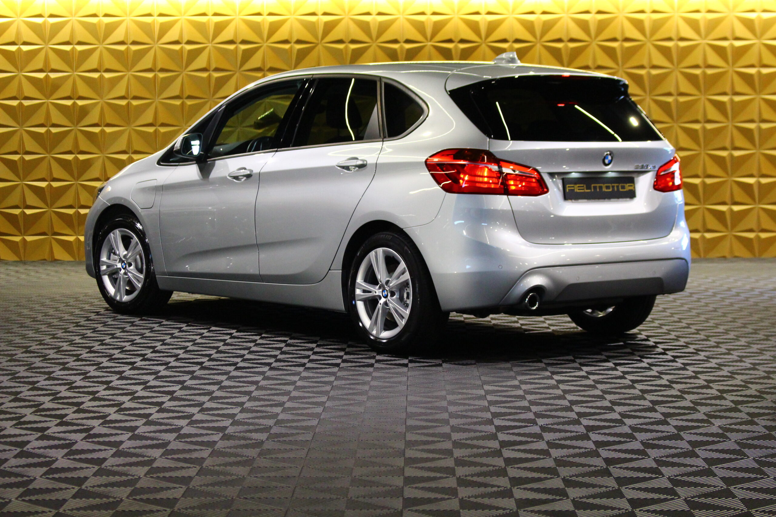 BMW 225xe Active Tourer Line Luxury