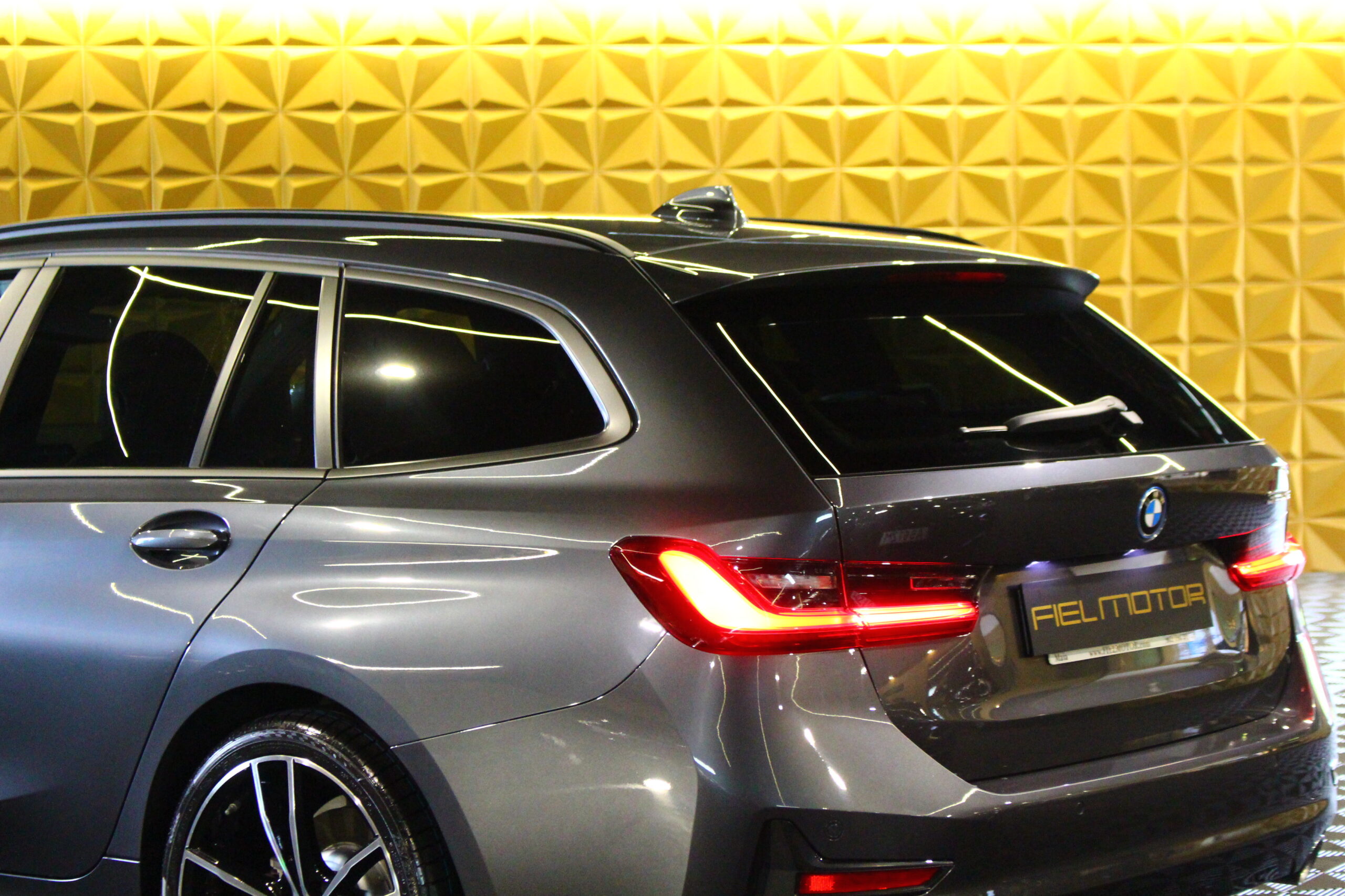 BMW 320 e Line Sport Auto