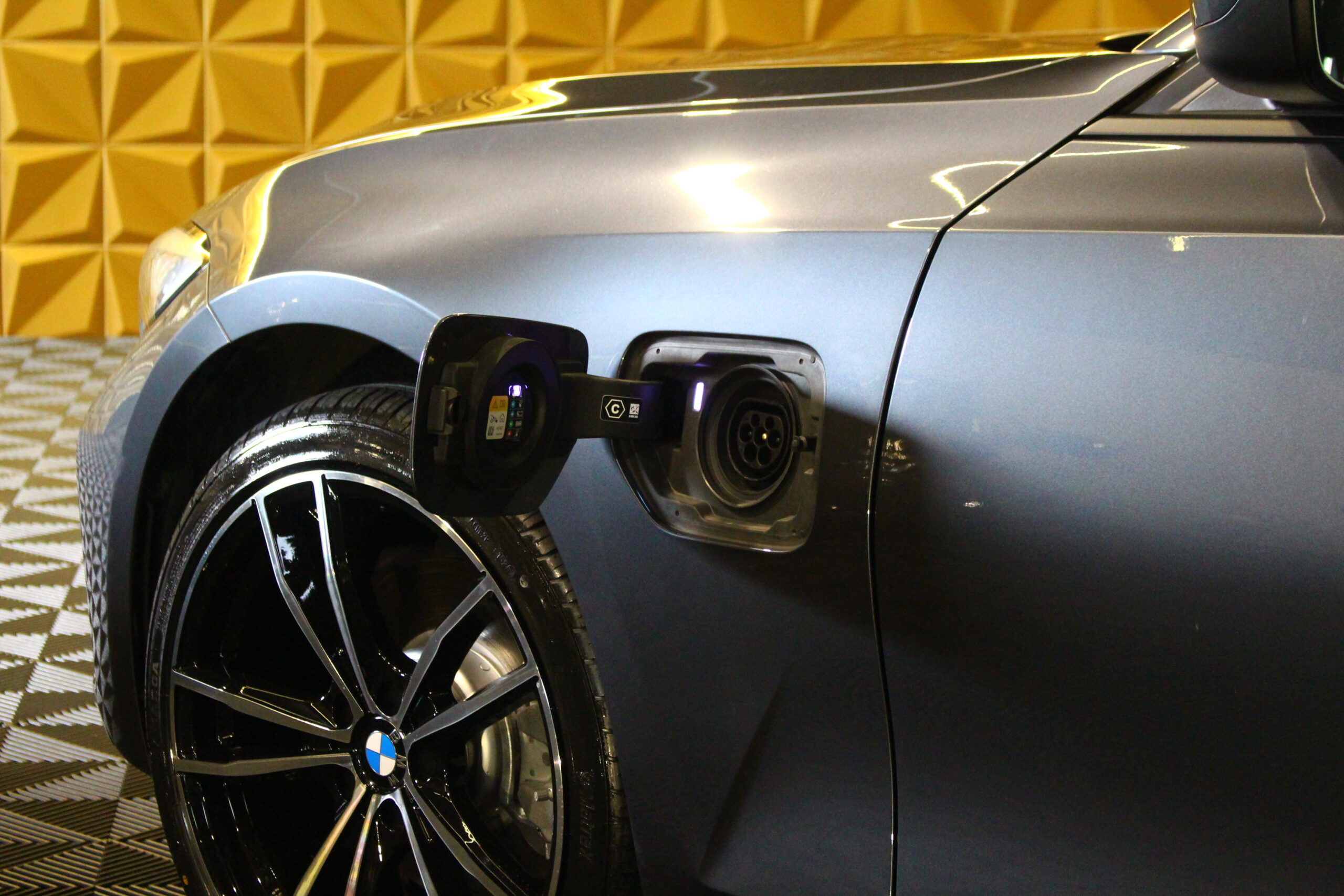 BMW 320 e Line Sport Auto
