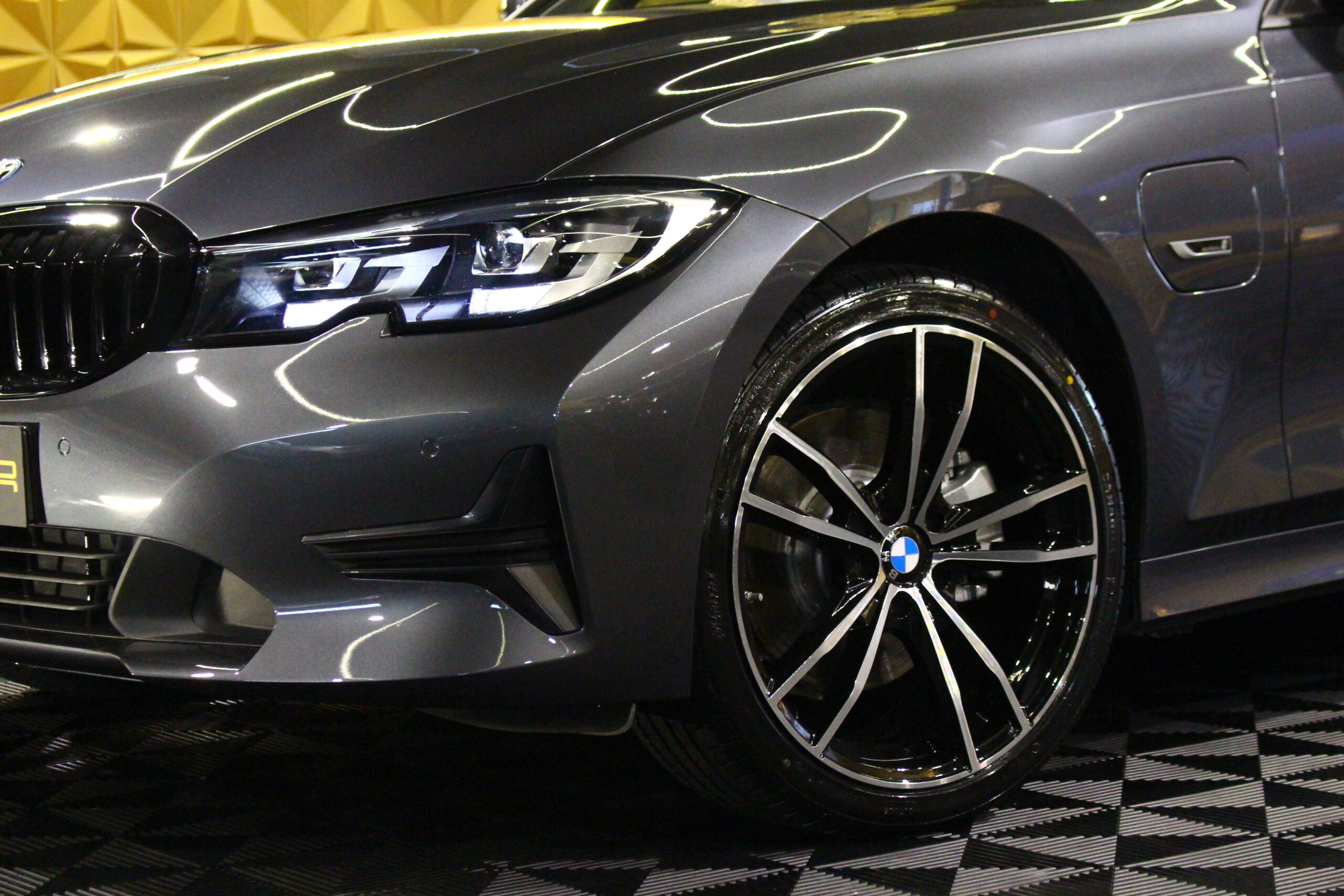 BMW 320 e Line Sport Auto