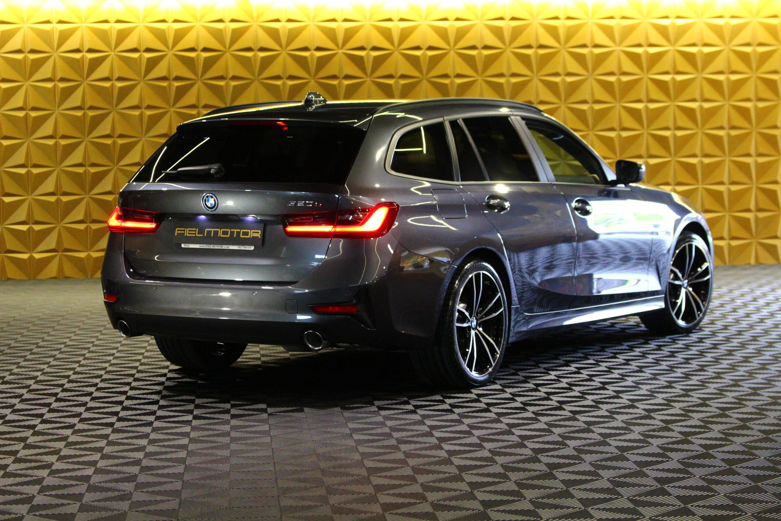 BMW 320 e Line Sport Auto