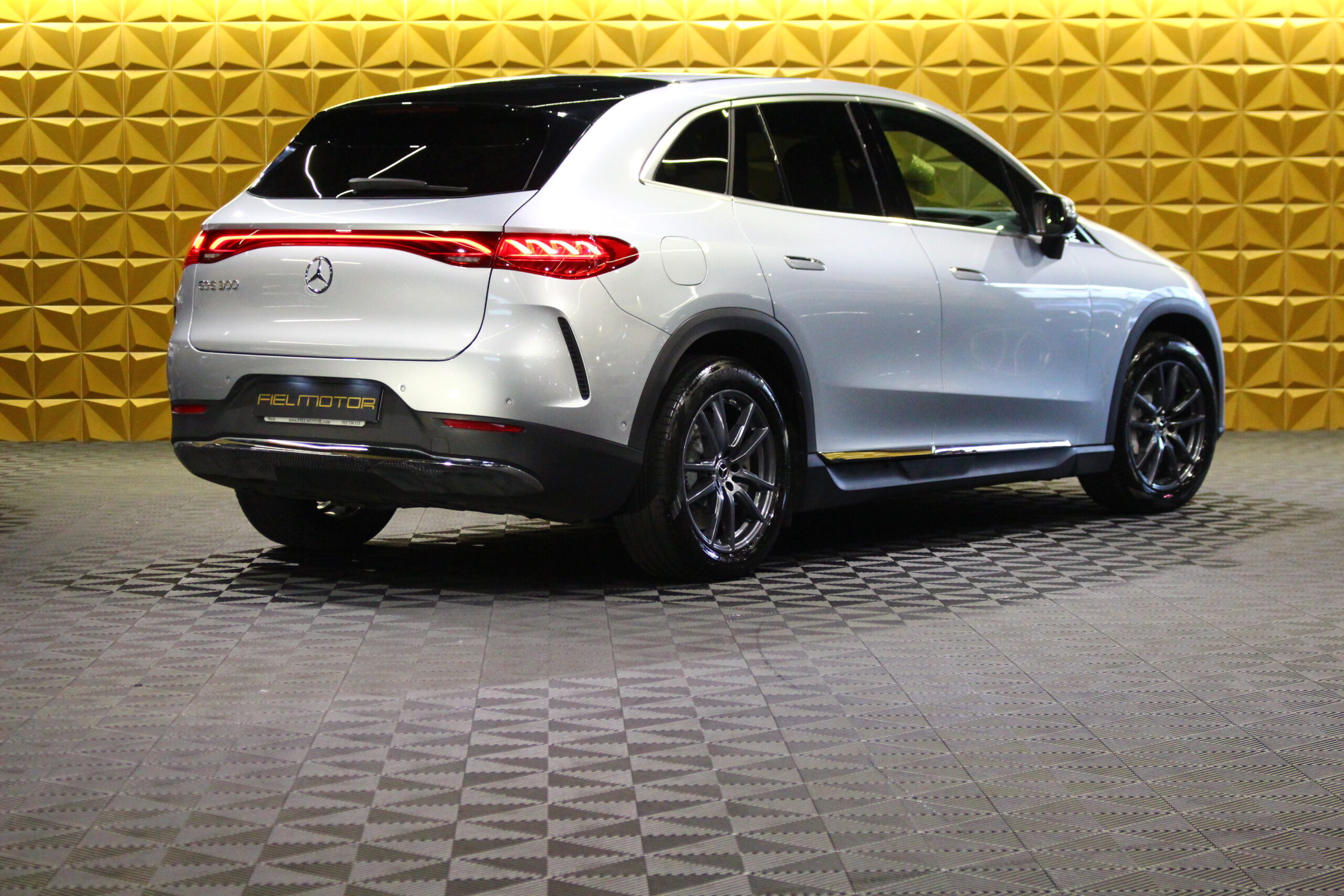 Mercedes-Benz EQE SUV 300 Edition