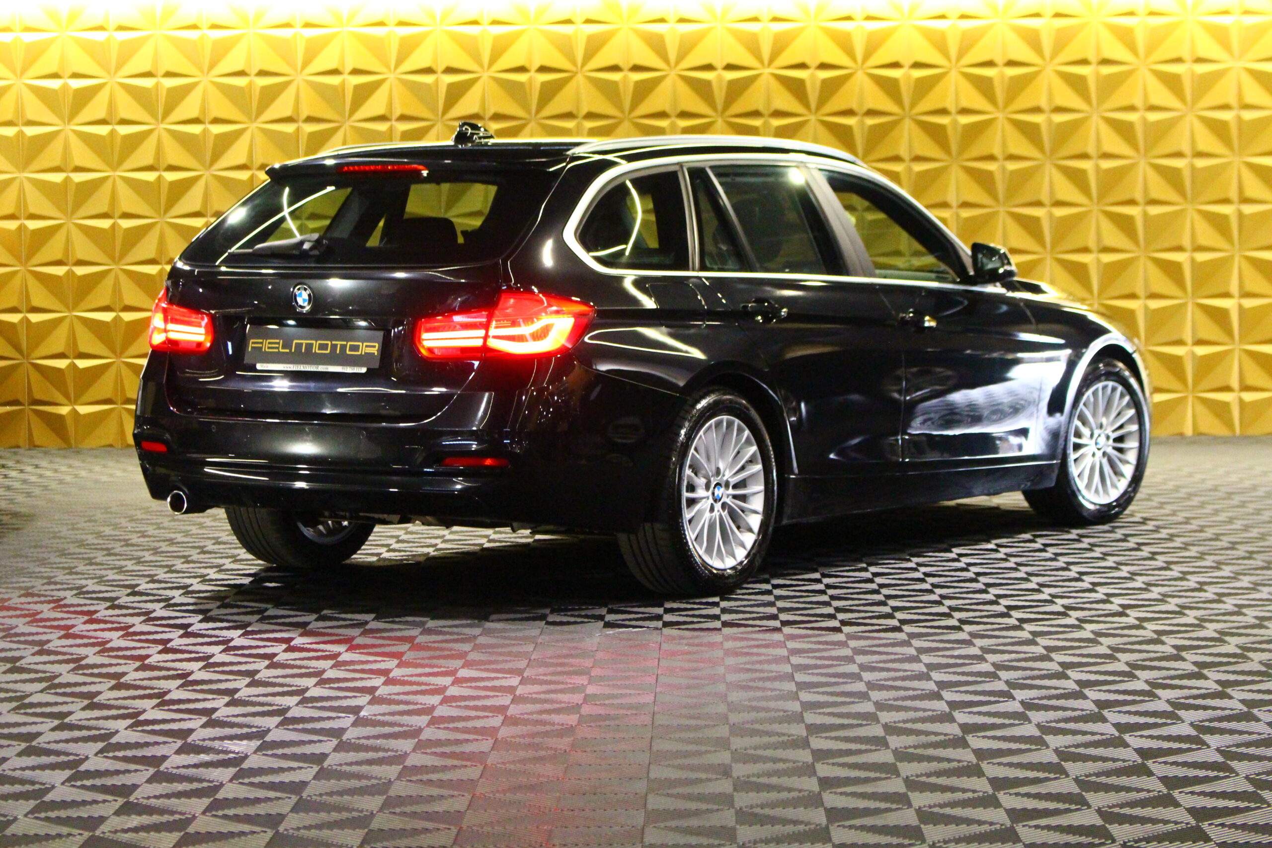 BMW 318 d EfficientDynamics Line Luxury