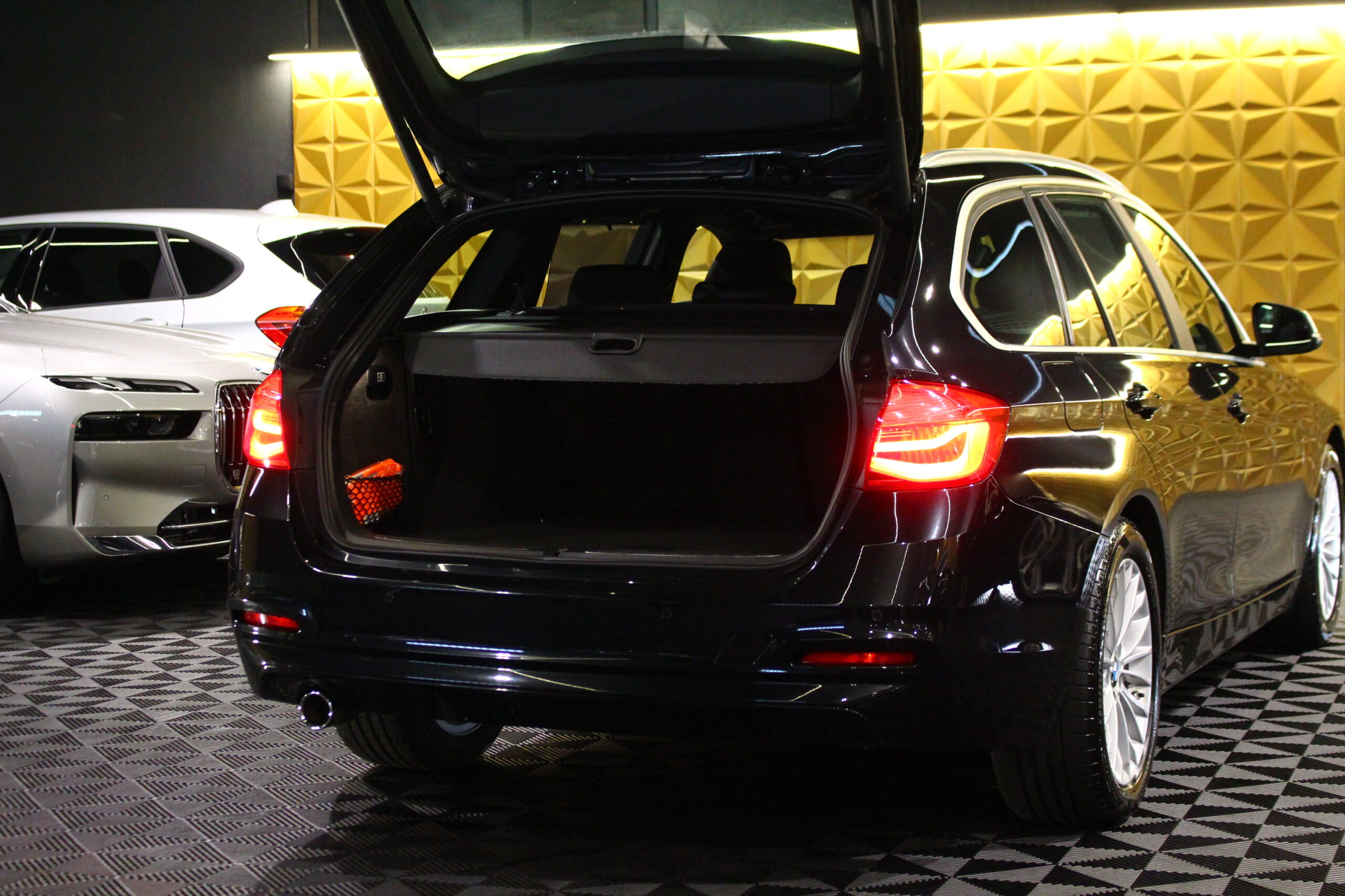 BMW 318 d EfficientDynamics Line Luxury