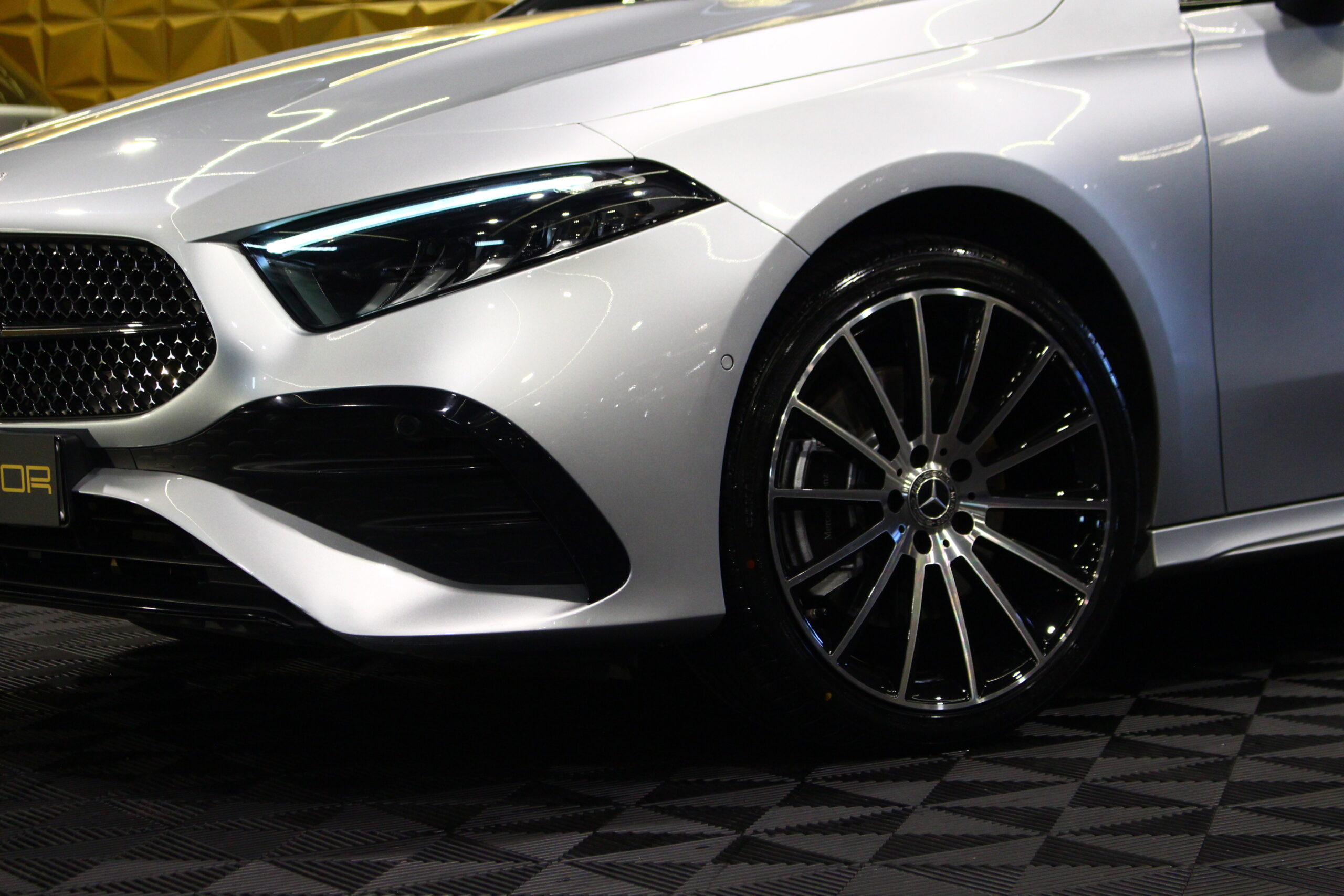 Mercedes-Benz A 250 e AMG Line