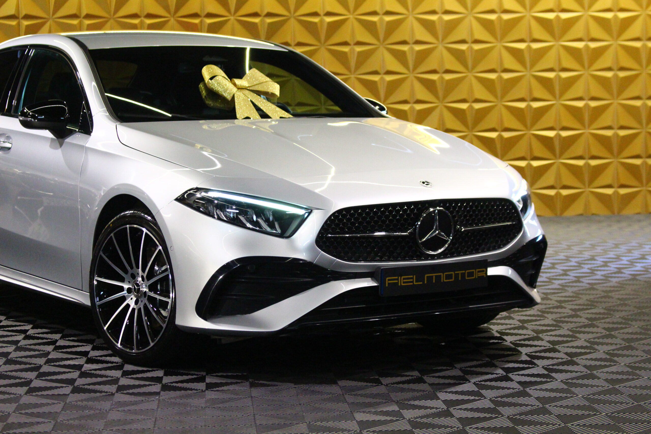 Mercedes-Benz A 250 e AMG Line