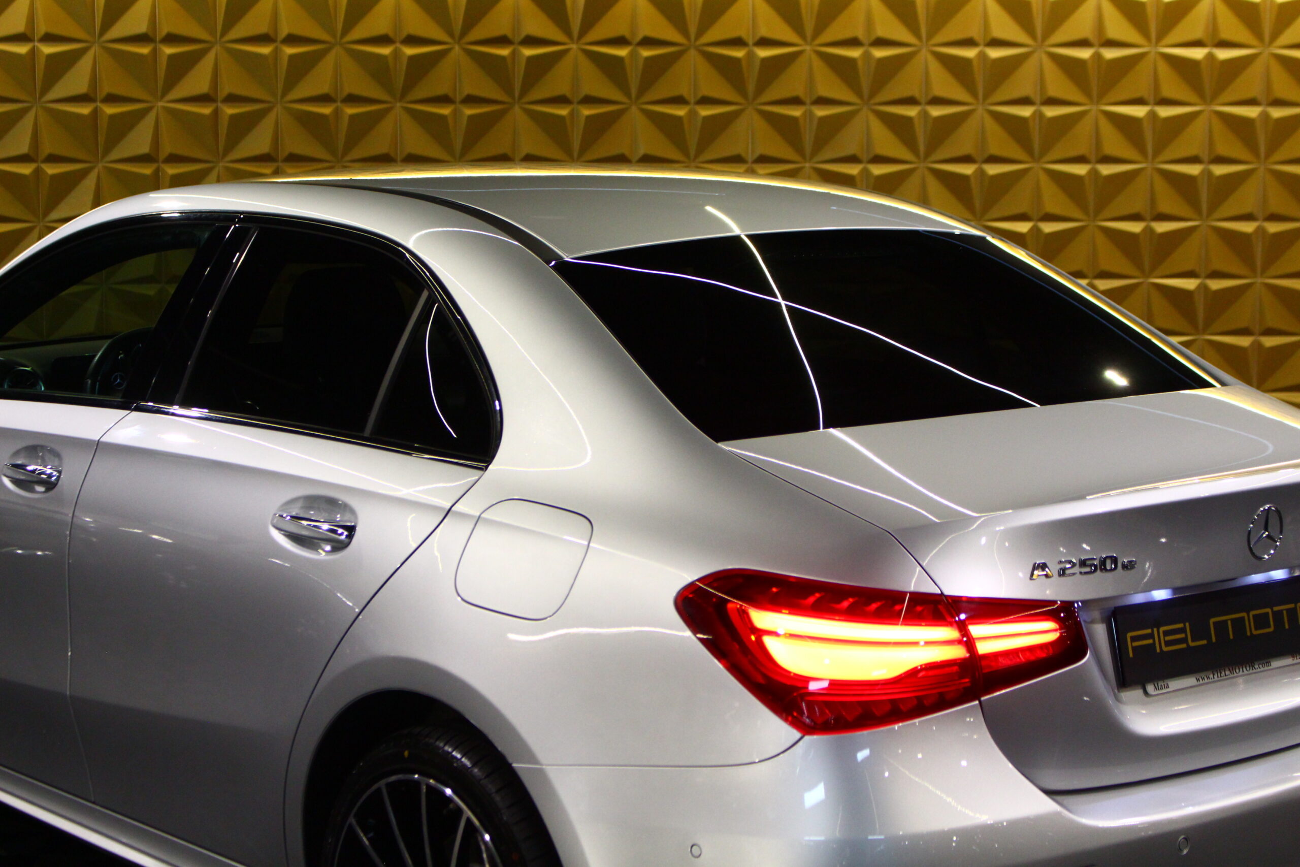 Mercedes-Benz A 250 e AMG Line