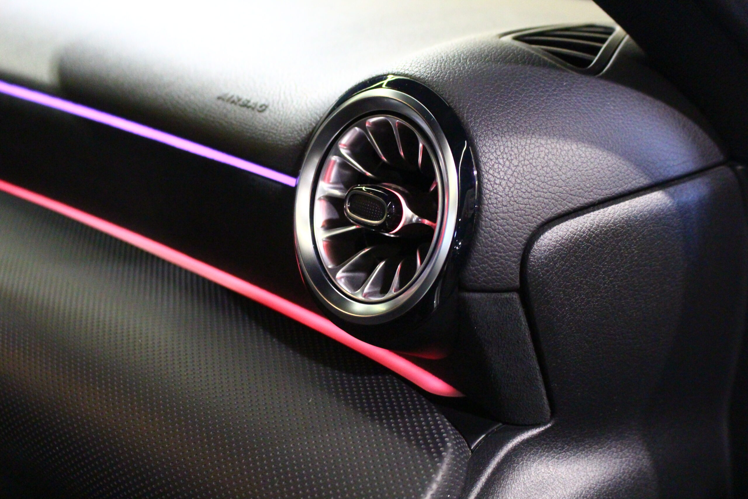 Mercedes-Benz A 250 e AMG Line