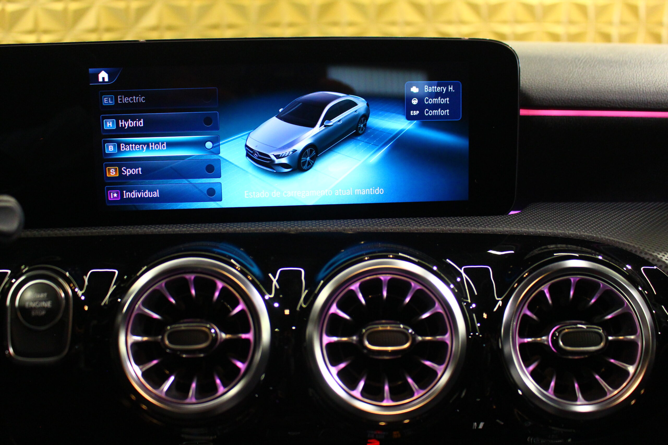 Mercedes-Benz A 250 e AMG Line