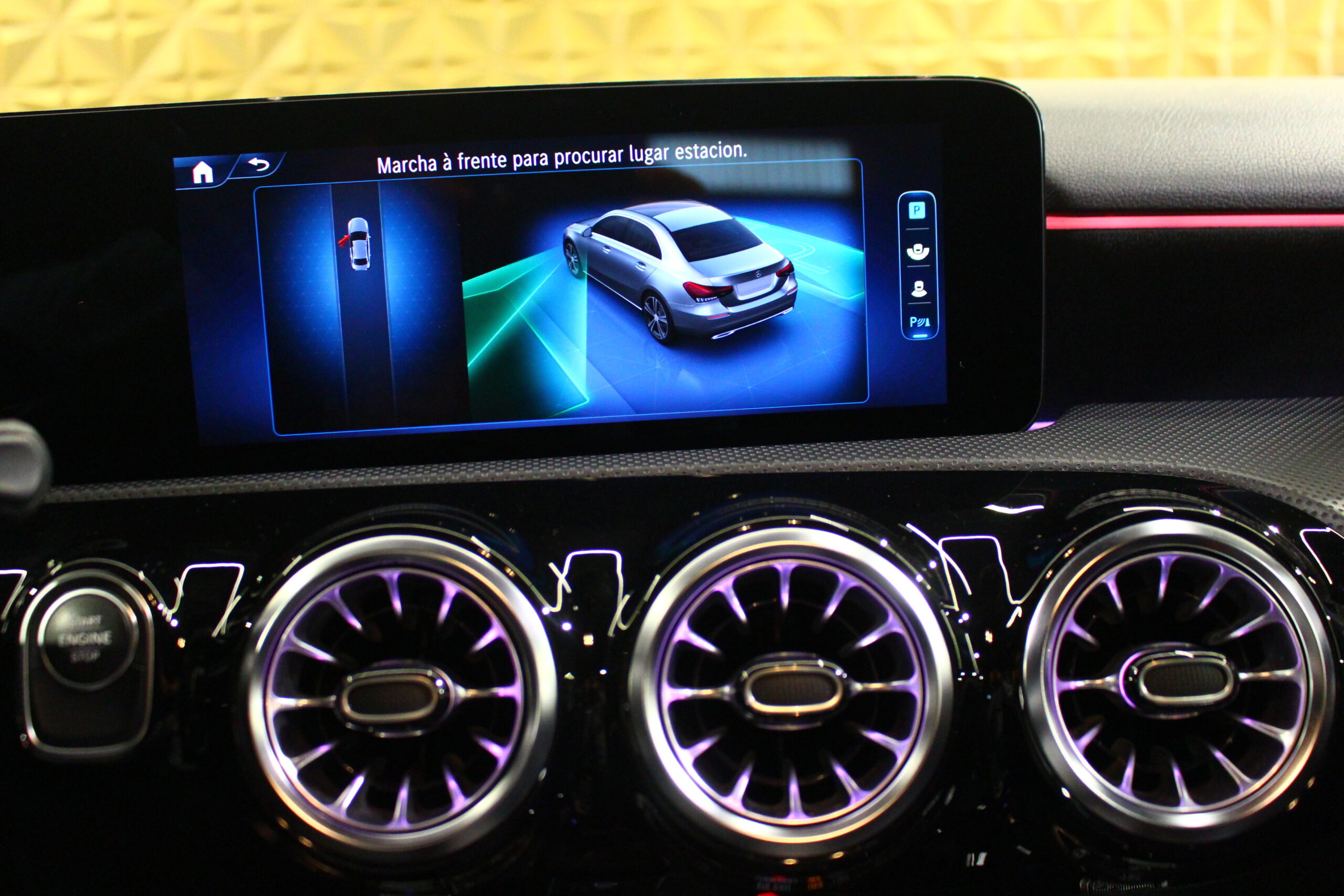 Mercedes-Benz A 250 e AMG Line