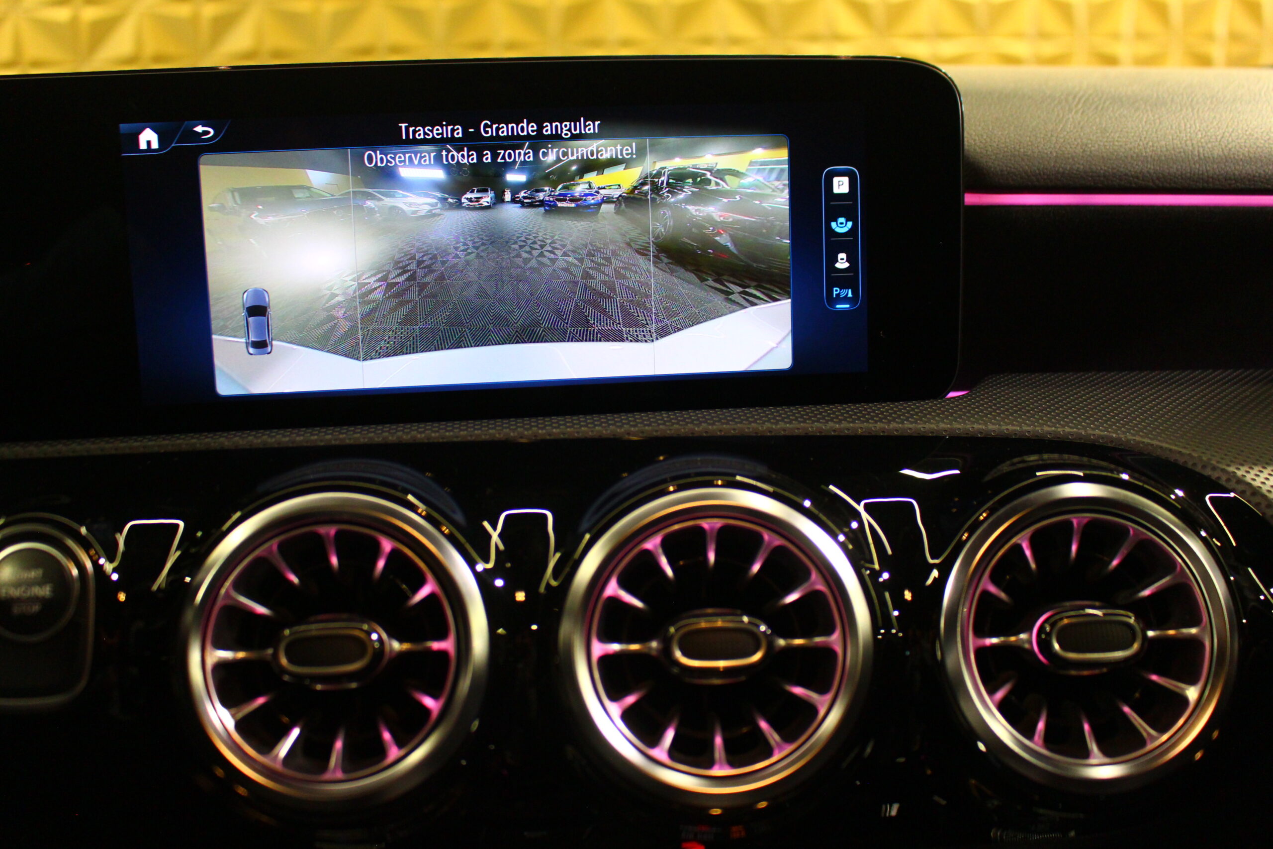 Mercedes-Benz A 250 e AMG Line