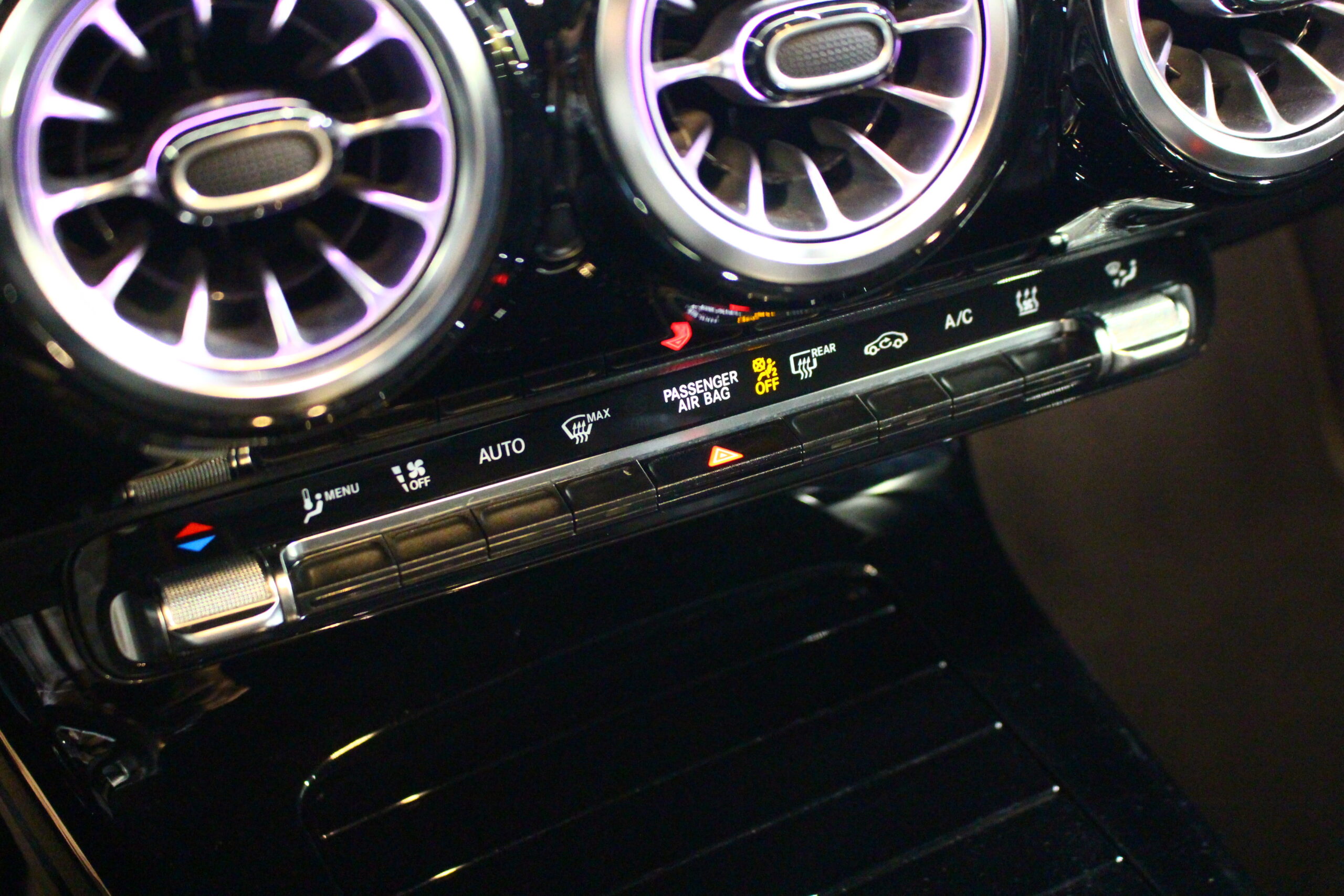 Mercedes-Benz A 250 e AMG Line