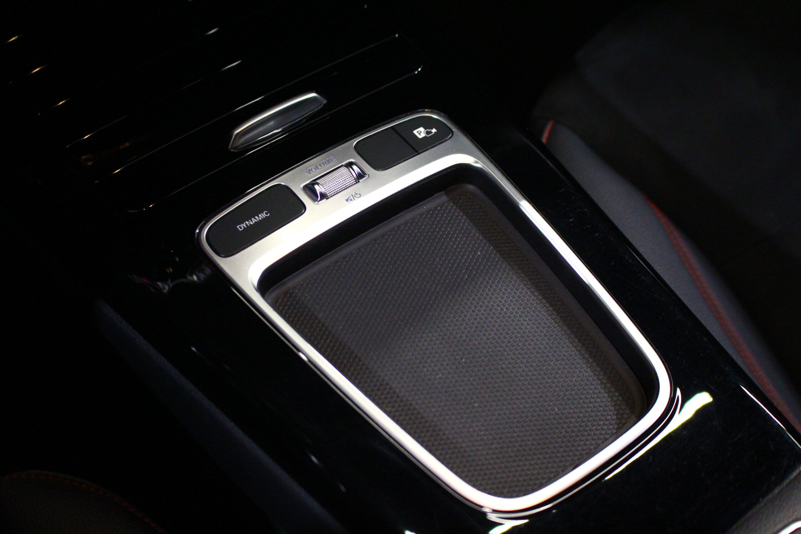 Mercedes-Benz A 250 e AMG Line