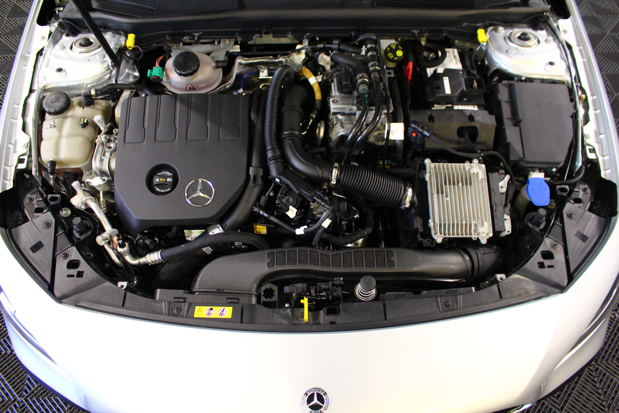 Mercedes-Benz A 250 e AMG Line